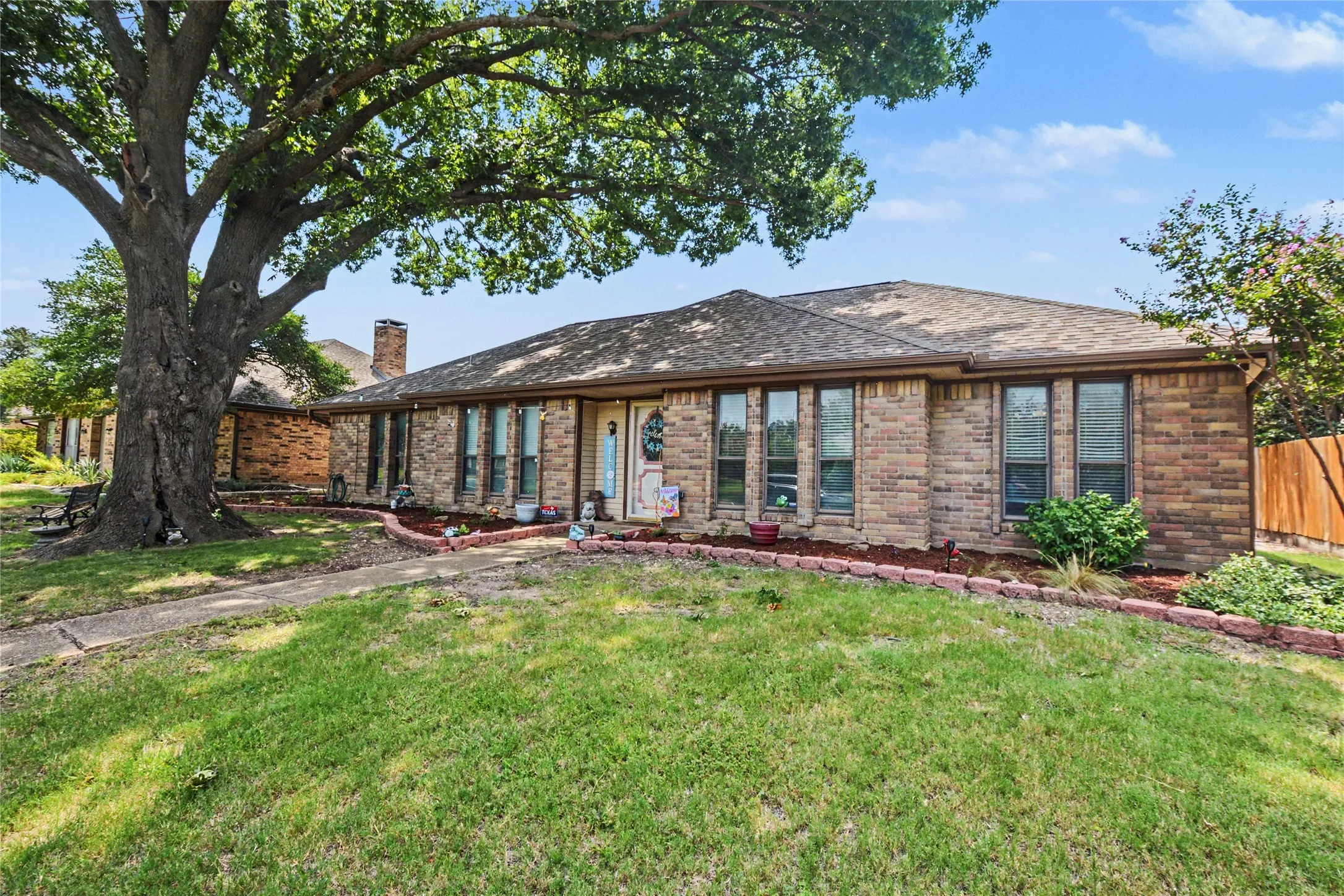Single Family Residence For Sale in Collin County , 710 Rush Creek Drive, Allen, Texas 75002, 3 Bedroom, 2 Bathroom, 2 Garage spaces, 2,087 Sqft, built in 1981, mls#21325840, Real Estate Agent in Allen, Homes For Sale in Collin county, Homes For Sale in Allen, Realtor in Allen Texas, Real Estate Brokerage Independent Realty Texas, Luminita Cordes Realtor