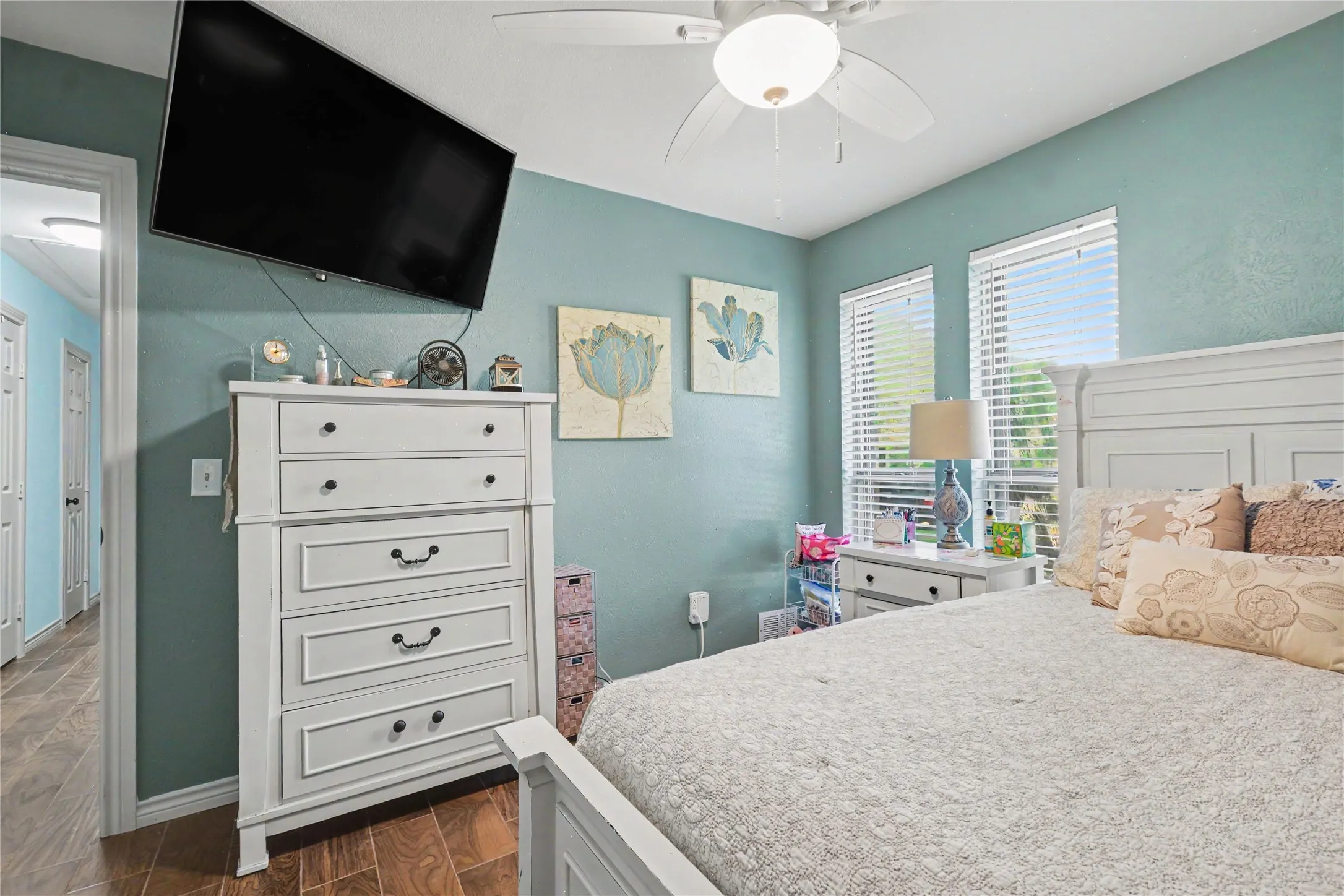 Single Family Residence For Sale in Collin County , 710 Rush Creek Drive, Allen, Texas 75002, 3 Bedroom, 2 Bathroom, 2 Garage spaces, 2,087 Sqft, built in 1981, mls#21325840, Real Estate Agent in Allen, Homes For Sale in Collin county, Homes For Sale in Allen, Realtor in Allen Texas, Real Estate Brokerage Independent Realty Texas, Luminita Cordes Realtor