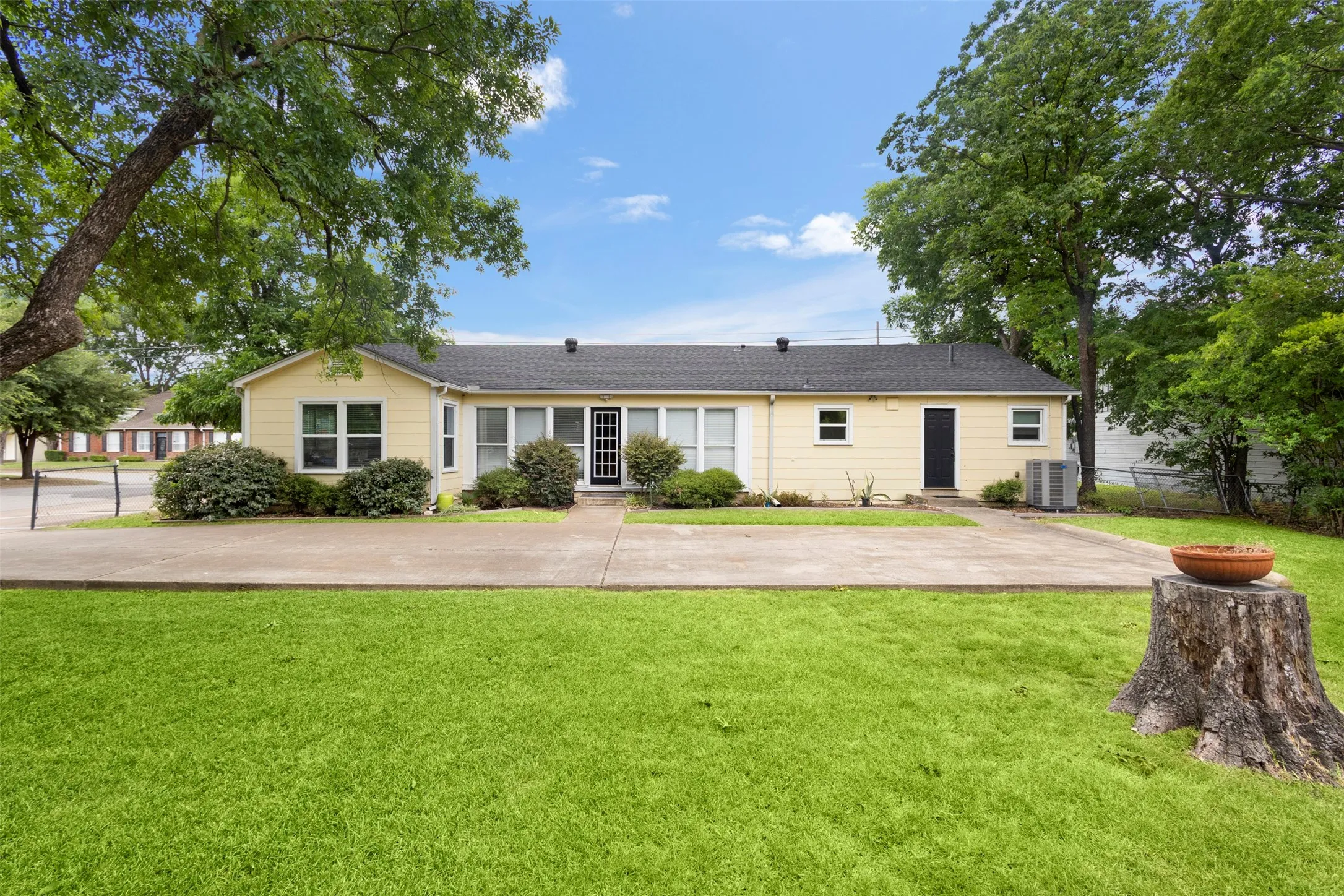 Business For Sale in Kaufman County , 1207 S Washington Street, Kaufman, Texas 75142, 0, 0, Garage spaces, 0 Sqft, built in 0, mls#21324841, Real Estate Agent in Kaufman, Homes For Sale in Kaufman county, Homes For Sale in Kaufman, Realtor in Kaufman Texas, Real Estate Brokerage Independent Realty Texas, Luminita Cordes Realtor