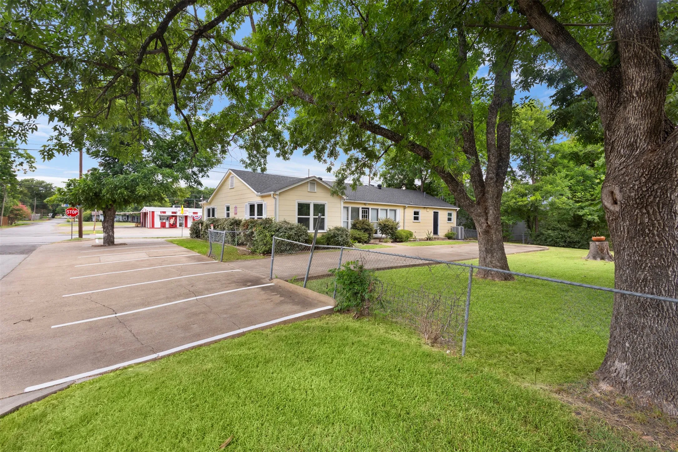 Business For Sale in Kaufman County , 1207 S Washington Street, Kaufman, Texas 75142, 0, 0, Garage spaces, 0 Sqft, built in 0, mls#21324841, Real Estate Agent in Kaufman, Homes For Sale in Kaufman county, Homes For Sale in Kaufman, Realtor in Kaufman Texas, Real Estate Brokerage Independent Realty Texas, Luminita Cordes Realtor