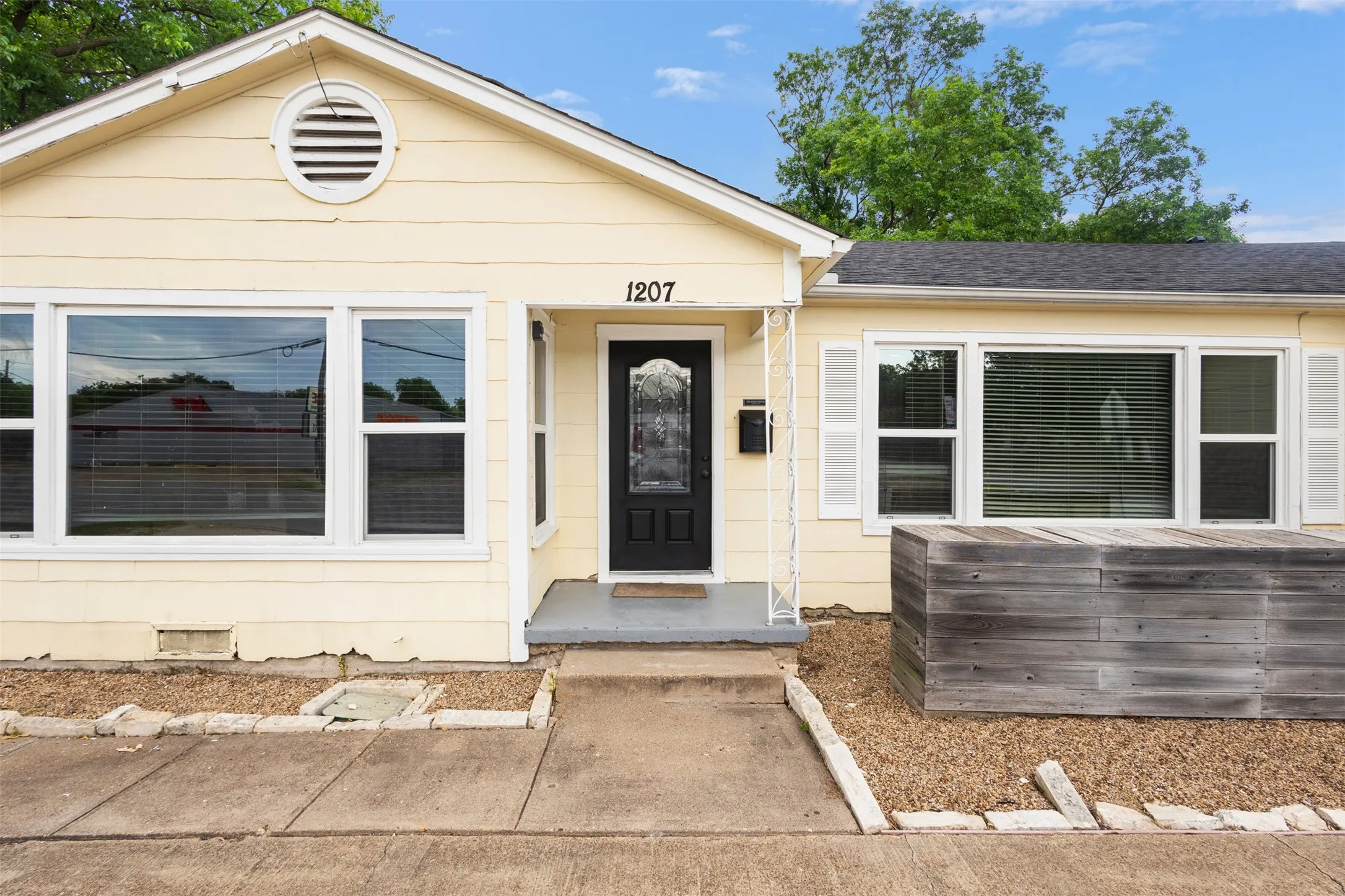 Business For Sale in Kaufman County , 1207 S Washington Street, Kaufman, Texas 75142, 0, 0, Garage spaces, 0 Sqft, built in 0, mls#21324841, Real Estate Agent in Kaufman, Homes For Sale in Kaufman county, Homes For Sale in Kaufman, Realtor in Kaufman Texas, Real Estate Brokerage Independent Realty Texas, Luminita Cordes Realtor