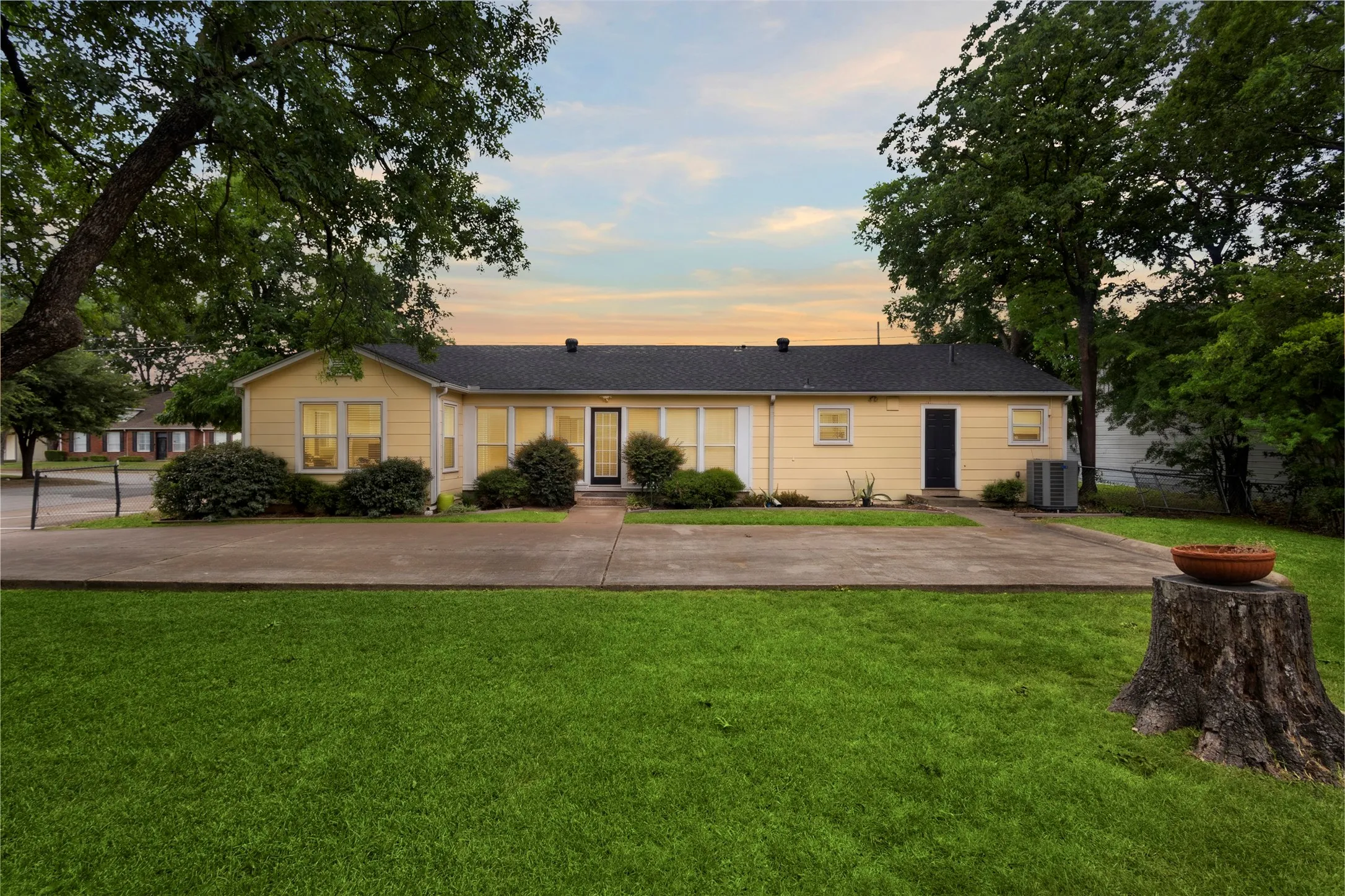 Business For Sale in Kaufman County , 1207 S Washington Street, Kaufman, Texas 75142, 0, 0, Garage spaces, 0 Sqft, built in 0, mls#21324841, Real Estate Agent in Kaufman, Homes For Sale in Kaufman county, Homes For Sale in Kaufman, Realtor in Kaufman Texas, Real Estate Brokerage Independent Realty Texas, Luminita Cordes Realtor