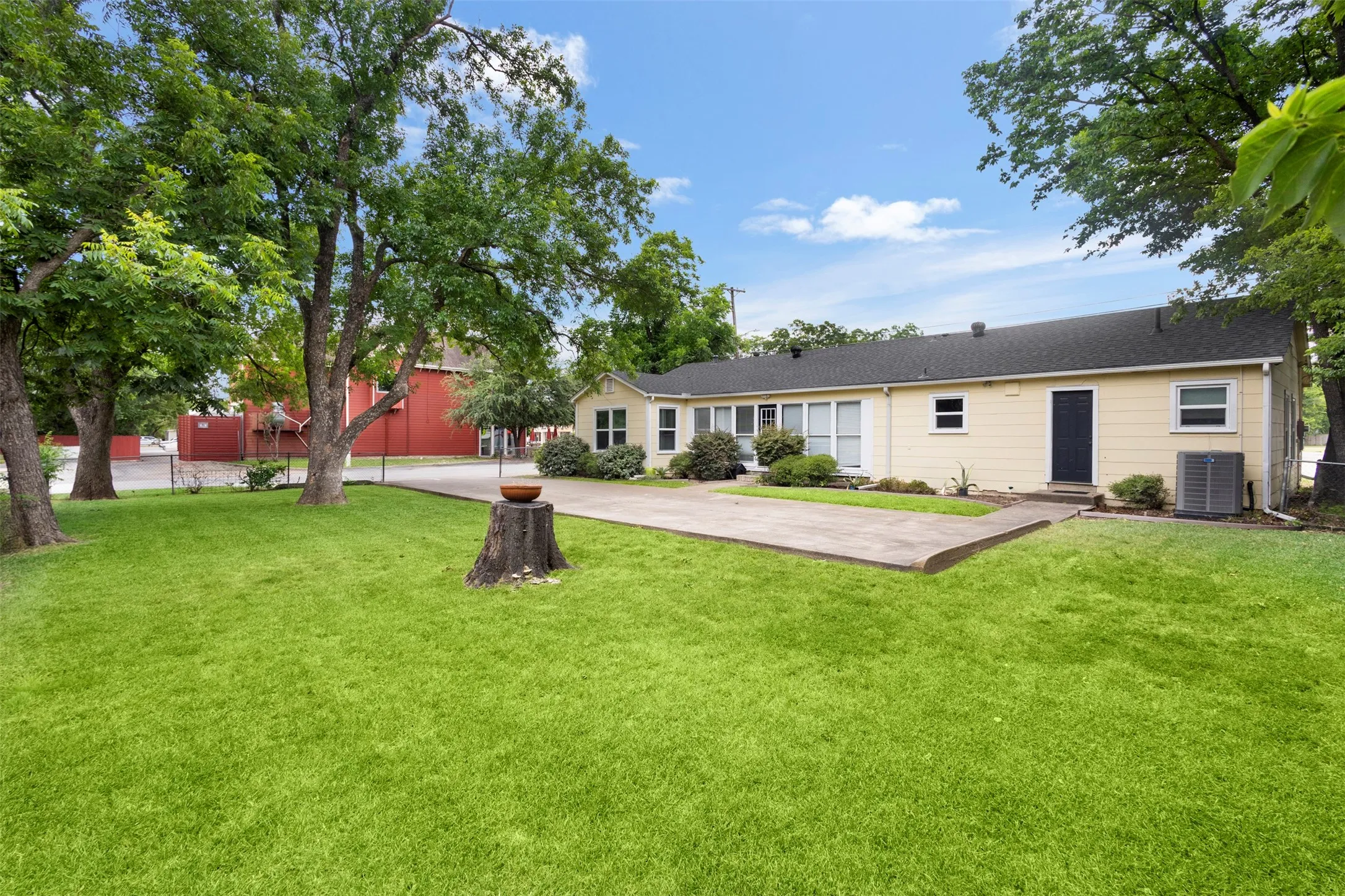 Business For Sale in Kaufman County , 1207 S Washington Street, Kaufman, Texas 75142, 0, 0, Garage spaces, 0 Sqft, built in 0, mls#21324841, Real Estate Agent in Kaufman, Homes For Sale in Kaufman county, Homes For Sale in Kaufman, Realtor in Kaufman Texas, Real Estate Brokerage Independent Realty Texas, Luminita Cordes Realtor