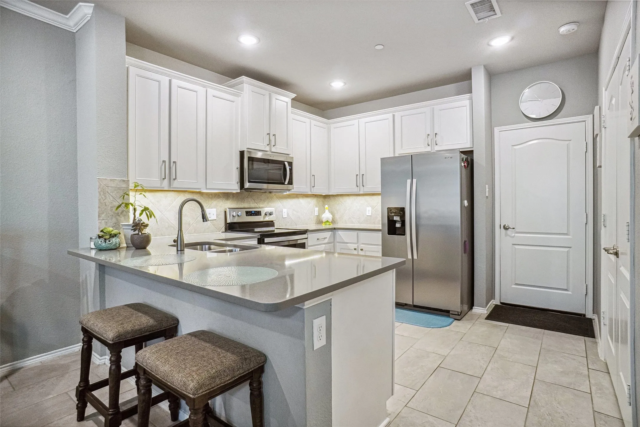 Townhouse For Sale in Denton County , 3432 Becker Drive, Denton, Texas 76207, 3 Bedroom, 3 Bathroom, 2 Garage spaces, 1,707 Sqft, built in 2019, mls#21325878, Real Estate Agent in Denton, Homes For Sale in Denton county, Homes For Sale in Denton, Realtor in Denton Texas, Real Estate Brokerage Independent Realty Texas, Luminita Cordes Realtor