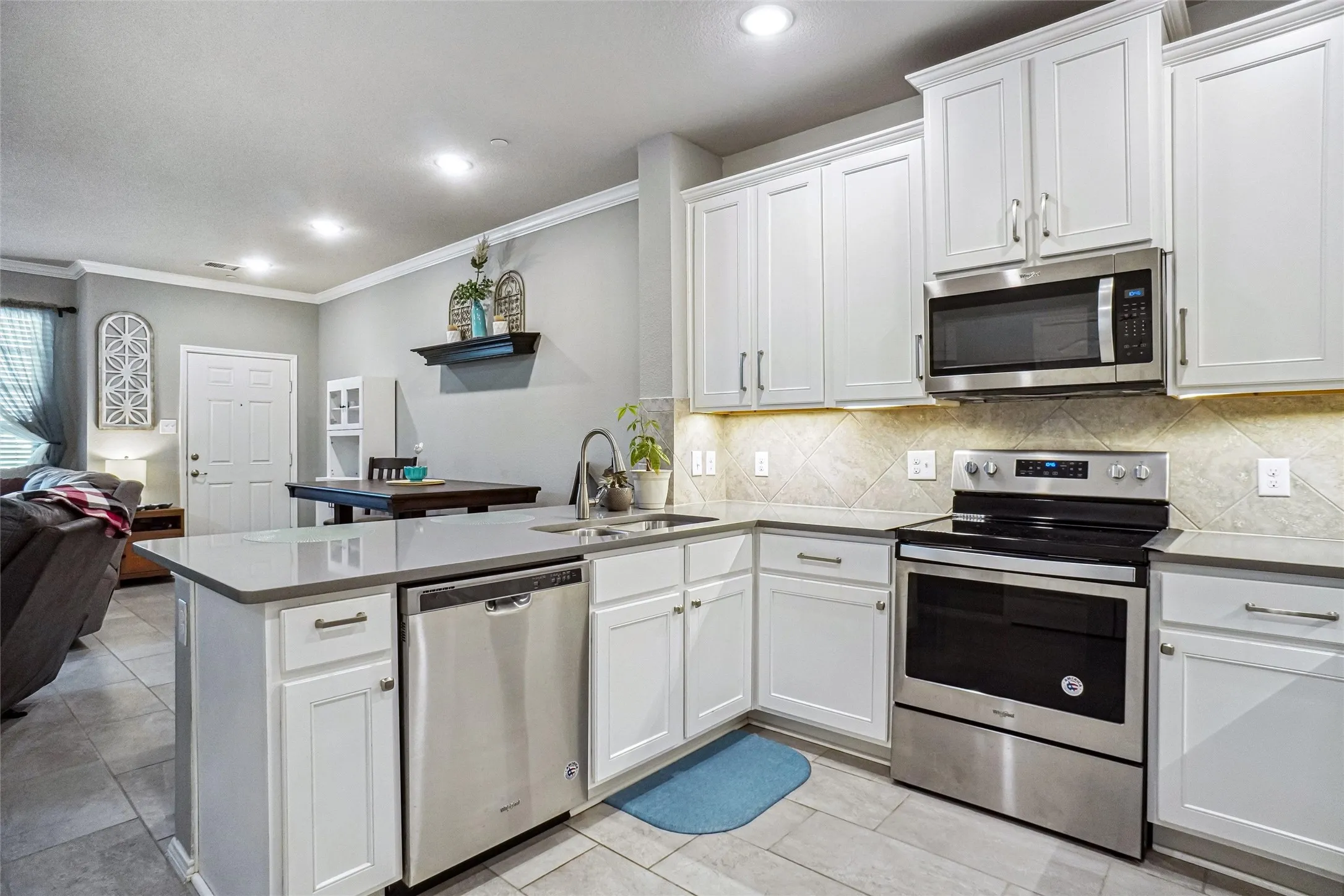 Townhouse For Sale in Denton County , 3432 Becker Drive, Denton, Texas 76207, 3 Bedroom, 3 Bathroom, 2 Garage spaces, 1,707 Sqft, built in 2019, mls#21325878, Real Estate Agent in Denton, Homes For Sale in Denton county, Homes For Sale in Denton, Realtor in Denton Texas, Real Estate Brokerage Independent Realty Texas, Luminita Cordes Realtor