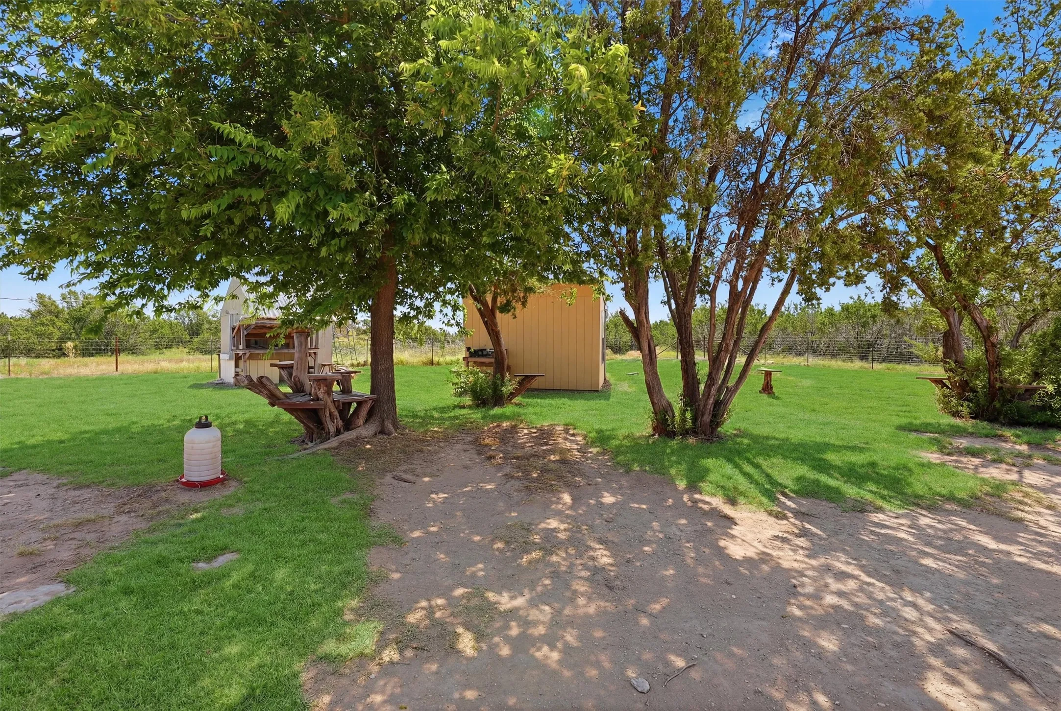 Single Family Residence For Sale in Hood County , 7801 Wd Court, Lipan, Texas 76462, 4 Bedroom, 2 Bathroom, Garage spaces, 1,910 Sqft, built in 2000, mls#21324030, Real Estate Agent in Lipan, Homes For Sale in Hood county, Homes For Sale in Lipan, Realtor in Lipan Texas, Real Estate Brokerage Independent Realty Texas, Luminita Cordes Realtor