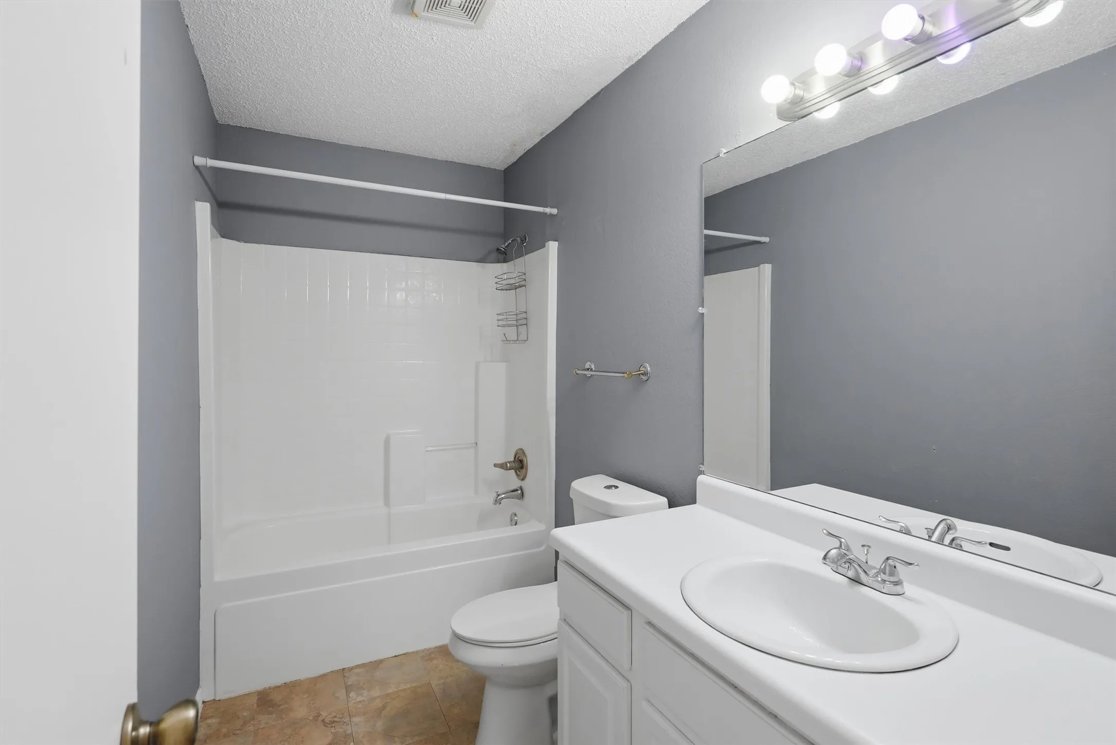 Single Family Residence For Sale in Hood County , 7801 Wd Court, Lipan, Texas 76462, 4 Bedroom, 2 Bathroom, Garage spaces, 1,910 Sqft, built in 2000, mls#21324030, Real Estate Agent in Lipan, Homes For Sale in Hood county, Homes For Sale in Lipan, Realtor in Lipan Texas, Real Estate Brokerage Independent Realty Texas, Luminita Cordes Realtor