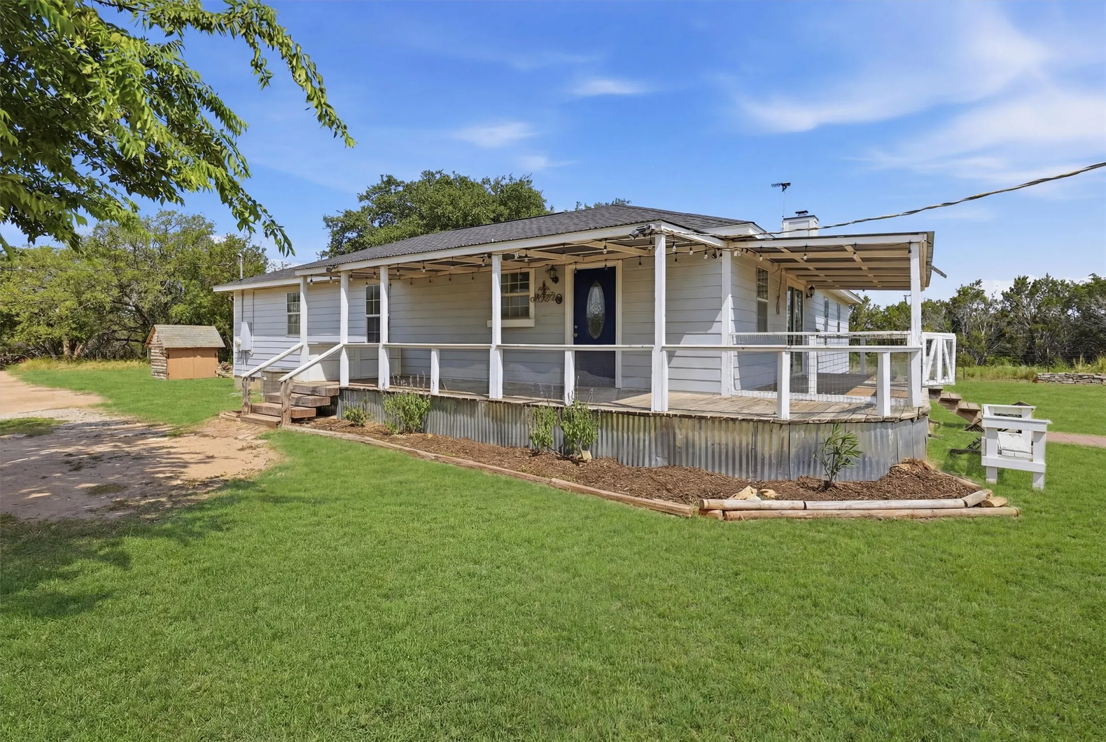 Single Family Residence For Sale in Hood County , 7801 Wd Court, Lipan, Texas 76462, 4 Bedroom, 2 Bathroom, Garage spaces, 1,910 Sqft, built in 2000, mls#21324030, Real Estate Agent in Lipan, Homes For Sale in Hood county, Homes For Sale in Lipan, Realtor in Lipan Texas, Real Estate Brokerage Independent Realty Texas, Luminita Cordes Realtor