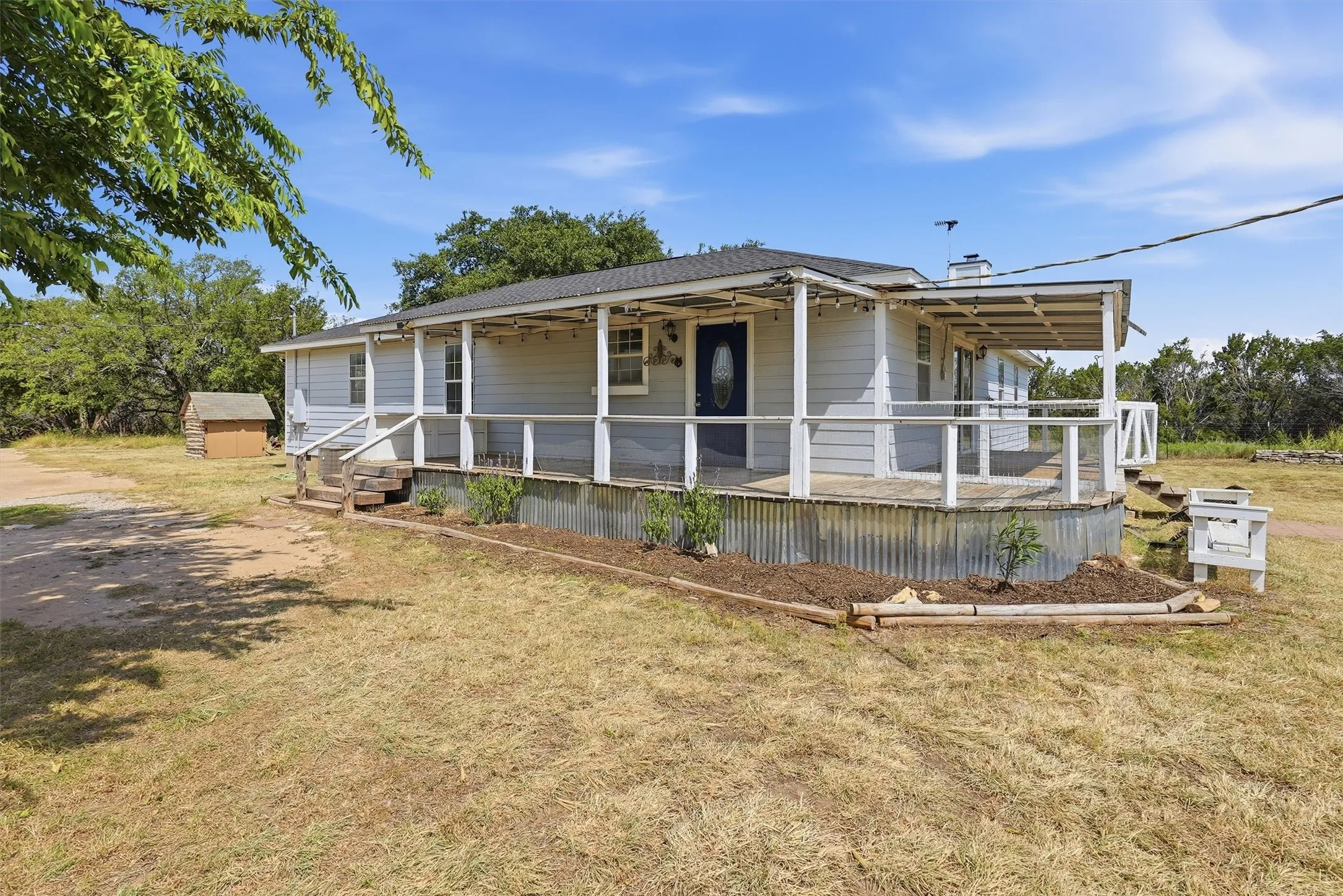 Single Family Residence For Sale in Hood County , 7801 Wd Court, Lipan, Texas 76462, 4 Bedroom, 2 Bathroom, Garage spaces, 1,910 Sqft, built in 2000, mls#21324030, Real Estate Agent in Lipan, Homes For Sale in Hood county, Homes For Sale in Lipan, Realtor in Lipan Texas, Real Estate Brokerage Independent Realty Texas, Luminita Cordes Realtor