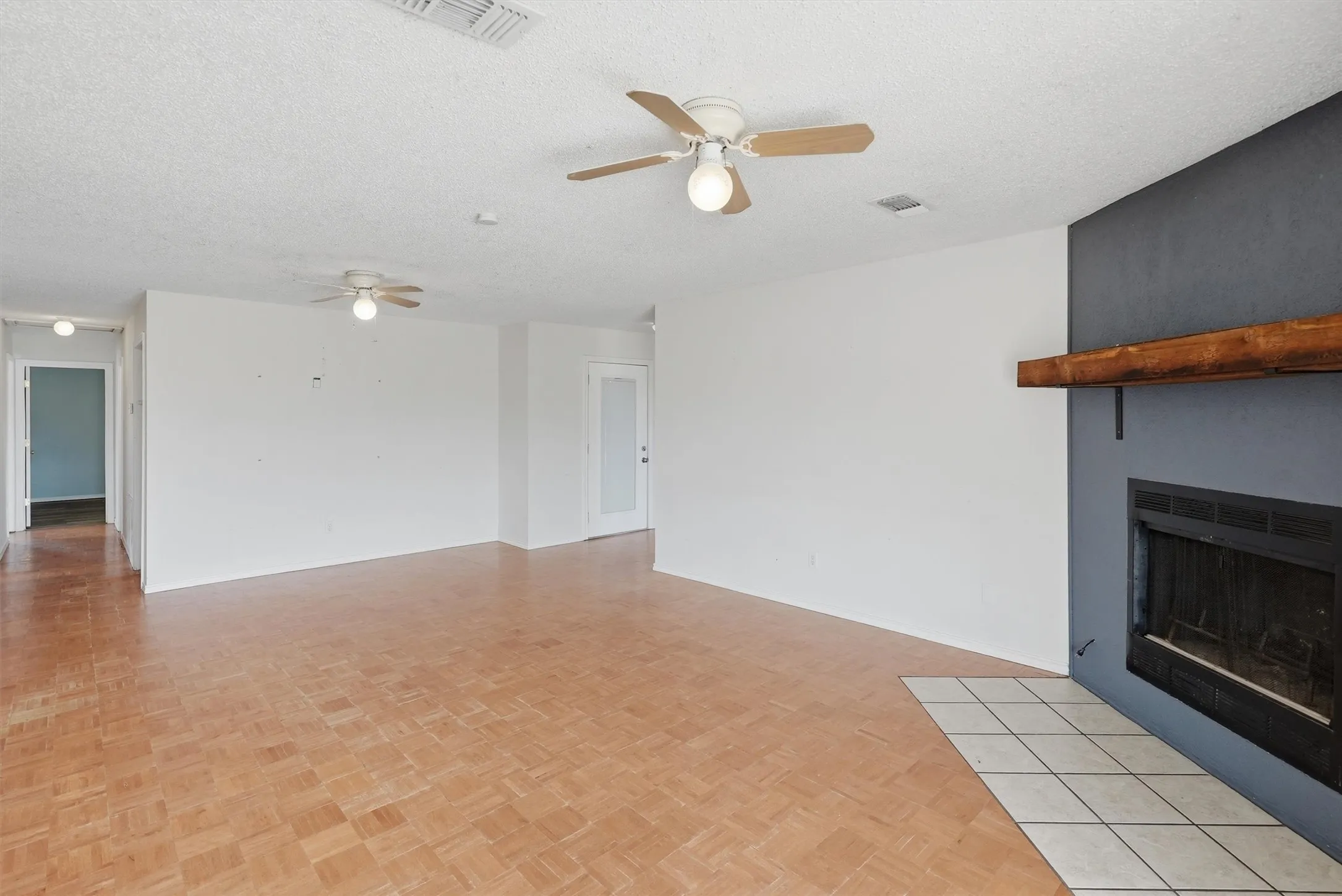 Single Family Residence For Sale in Hood County , 7801 Wd Court, Lipan, Texas 76462, 4 Bedroom, 2 Bathroom, Garage spaces, 1,910 Sqft, built in 2000, mls#21324030, Real Estate Agent in Lipan, Homes For Sale in Hood county, Homes For Sale in Lipan, Realtor in Lipan Texas, Real Estate Brokerage Independent Realty Texas, Luminita Cordes Realtor