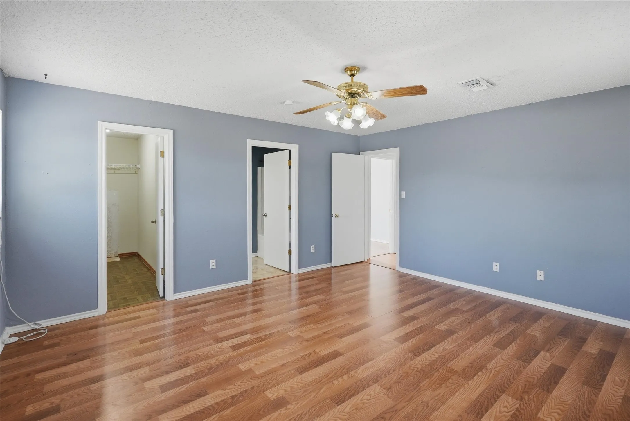 Single Family Residence For Sale in Hood County , 7801 Wd Court, Lipan, Texas 76462, 4 Bedroom, 2 Bathroom, Garage spaces, 1,910 Sqft, built in 2000, mls#21324030, Real Estate Agent in Lipan, Homes For Sale in Hood county, Homes For Sale in Lipan, Realtor in Lipan Texas, Real Estate Brokerage Independent Realty Texas, Luminita Cordes Realtor