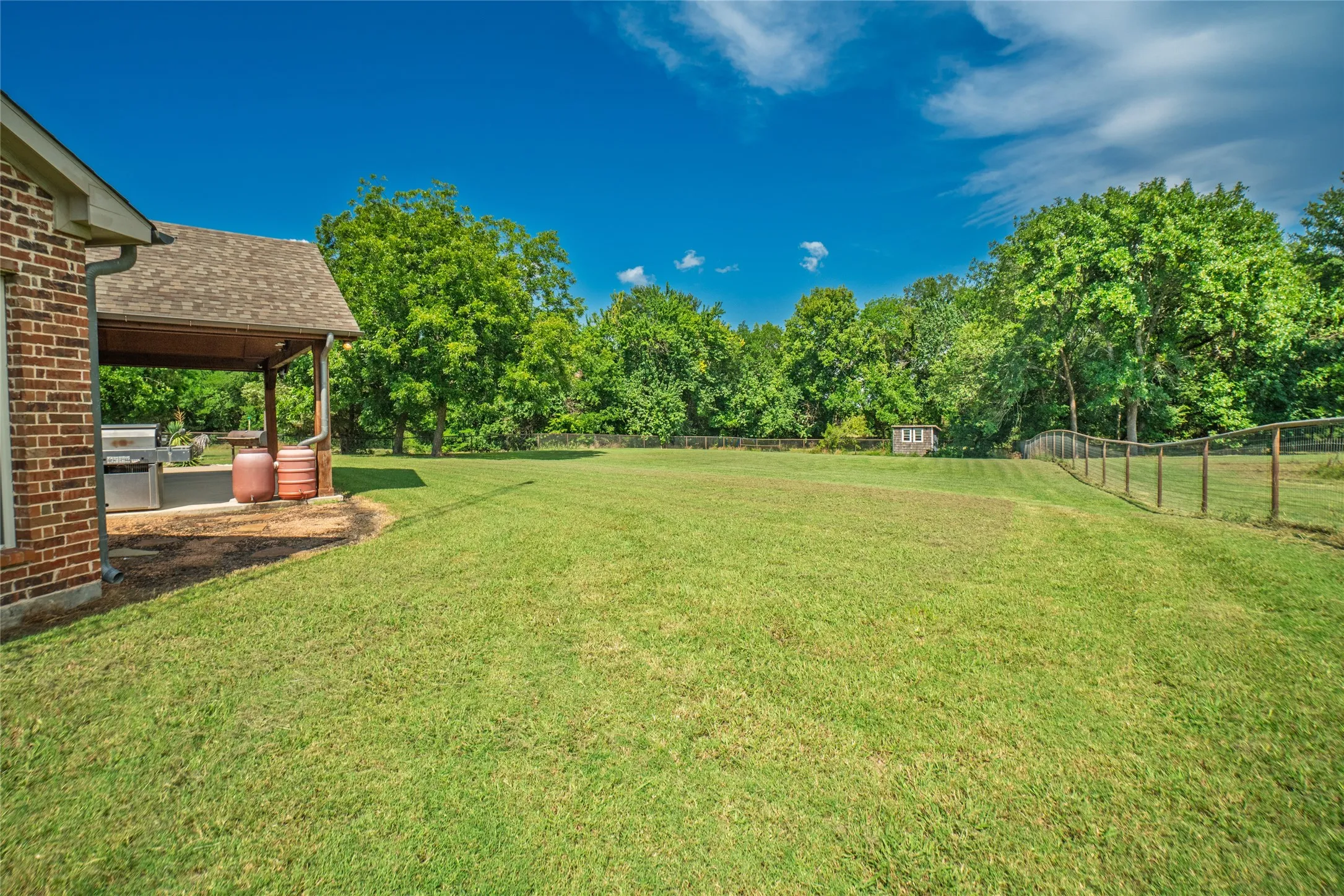 Single Family Residence For Sale in Fannin County , 239 County Road 4105, Bonham, Texas 75418, 4 Bedroom, 3 Bathroom, 3 Garage spaces, 2,600 Sqft, built in 2008, mls#21326013, Real Estate Agent in Bonham, Homes For Sale in Fannin county, Homes For Sale in Bonham, Realtor in Bonham Texas, Real Estate Brokerage Independent Realty Texas, Luminita Cordes Realtor