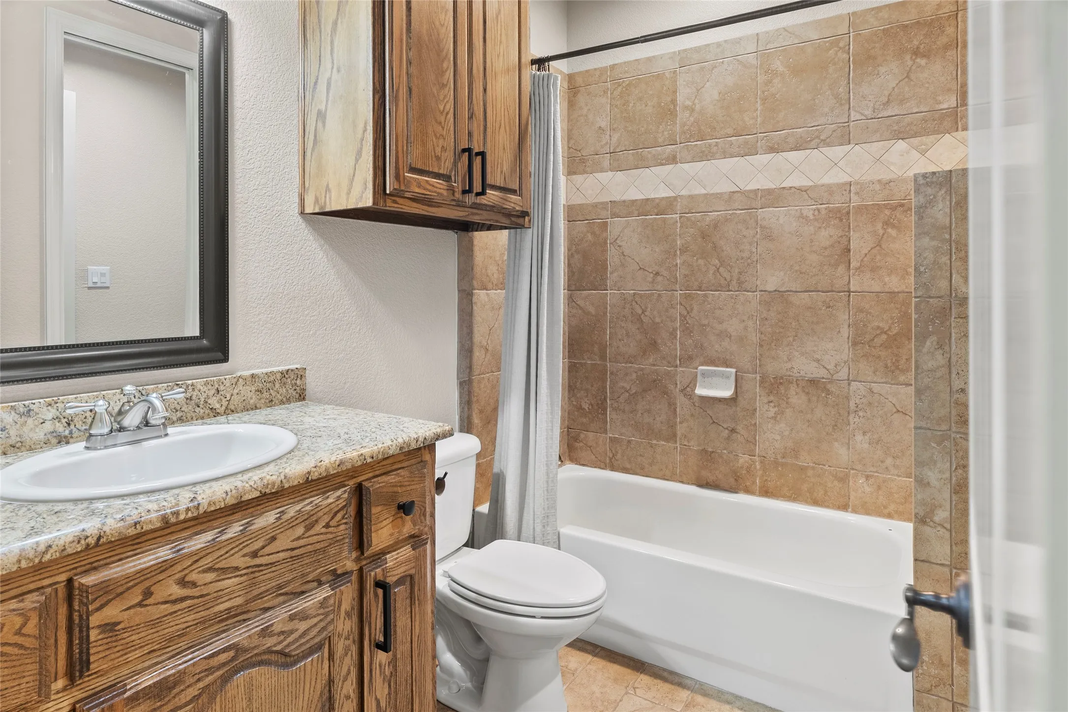 Single Family Residence For Sale in Fannin County , 239 County Road 4105, Bonham, Texas 75418, 4 Bedroom, 3 Bathroom, 3 Garage spaces, 2,600 Sqft, built in 2008, mls#21326013, Real Estate Agent in Bonham, Homes For Sale in Fannin county, Homes For Sale in Bonham, Realtor in Bonham Texas, Real Estate Brokerage Independent Realty Texas, Luminita Cordes Realtor