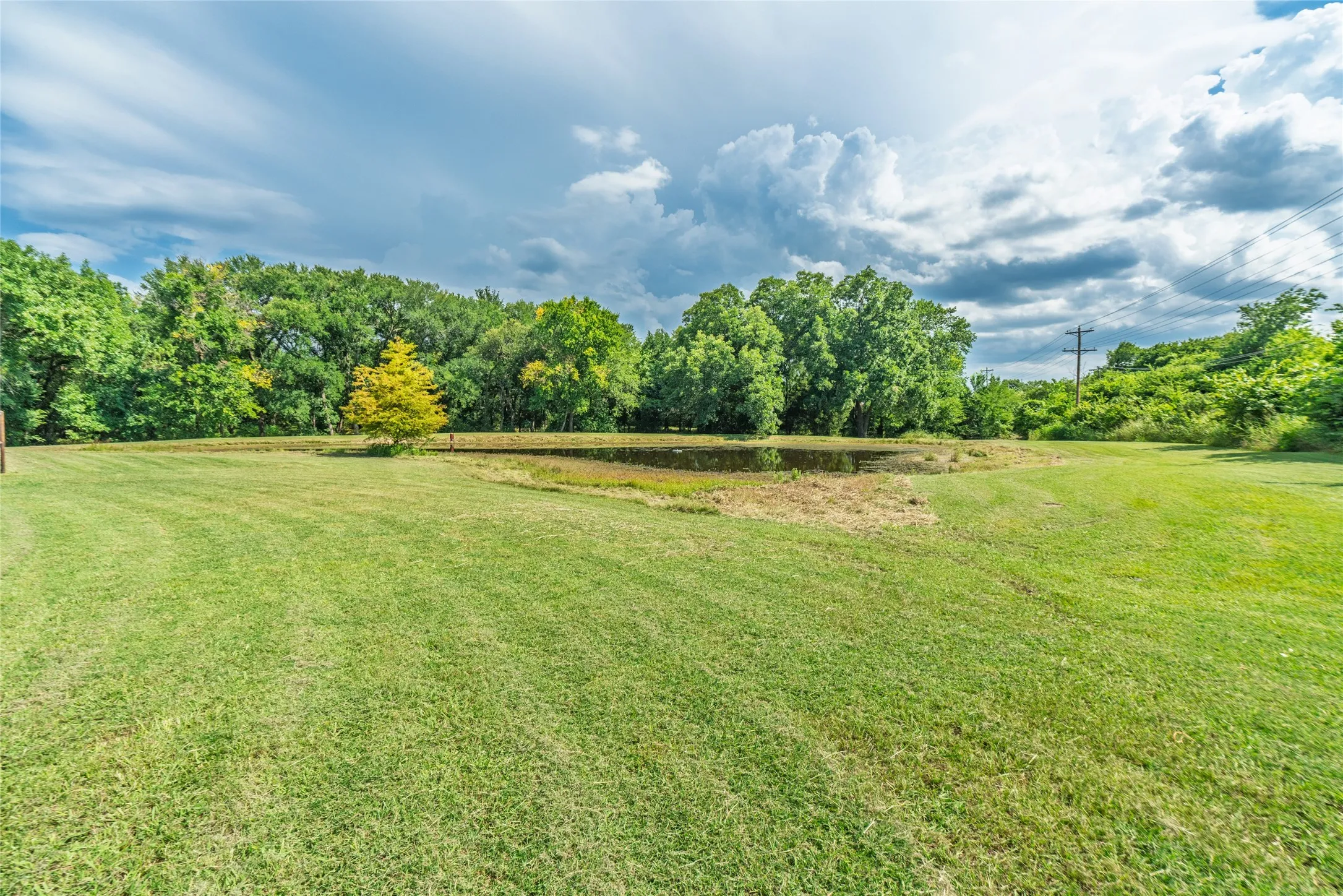 Single Family Residence For Sale in Fannin County , 239 County Road 4105, Bonham, Texas 75418, 4 Bedroom, 3 Bathroom, 3 Garage spaces, 2,600 Sqft, built in 2008, mls#21326013, Real Estate Agent in Bonham, Homes For Sale in Fannin county, Homes For Sale in Bonham, Realtor in Bonham Texas, Real Estate Brokerage Independent Realty Texas, Luminita Cordes Realtor