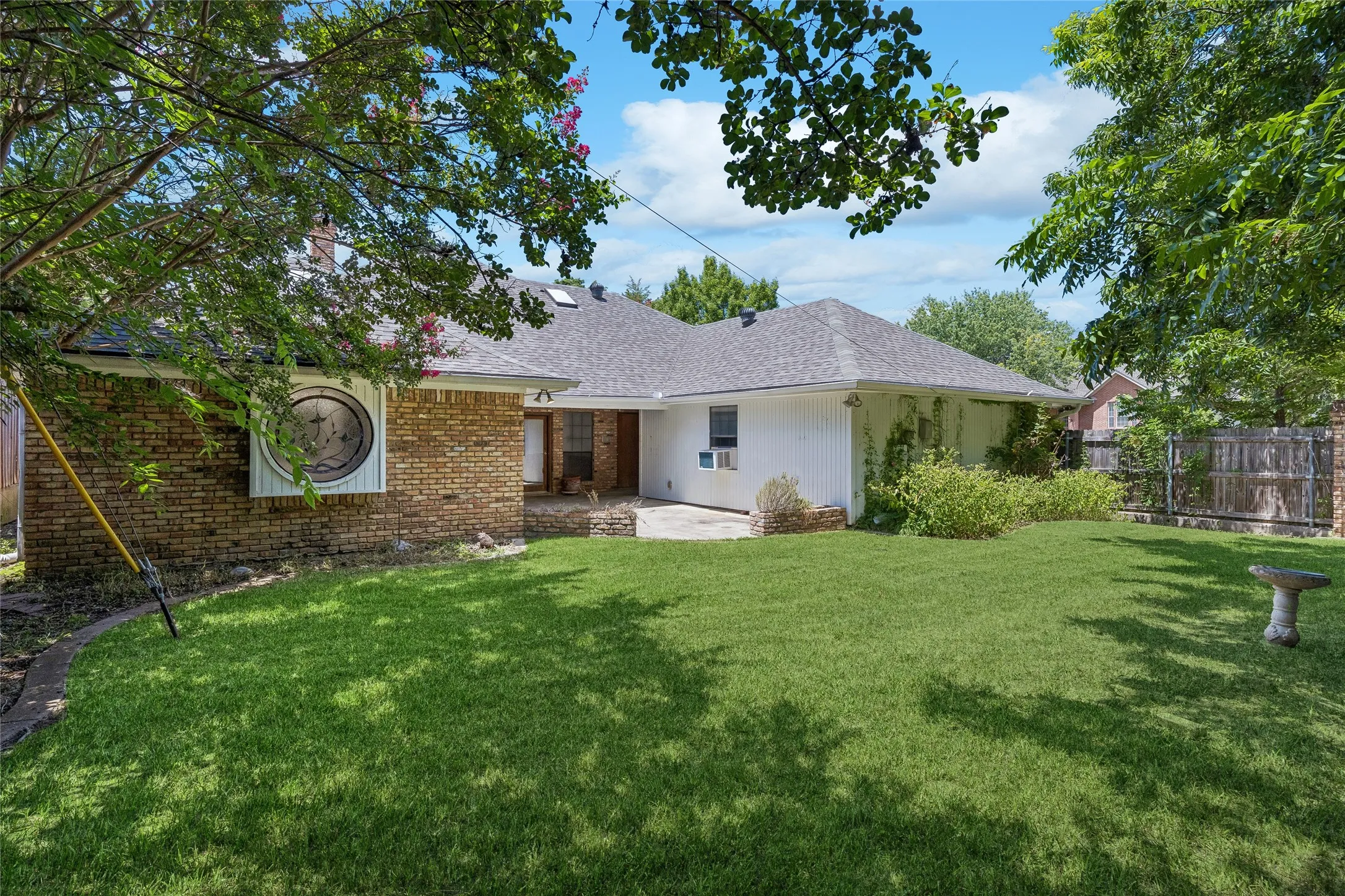 Single Family Residence For Sale in Tarrant County , 6600 Canalview Drive, Arlington, Texas 76016, 3 Bedroom, 2 Bathroom, 2 Garage spaces, 2,223 Sqft, built in 1984, mls#21321073, Real Estate Agent in Arlington, Homes For Sale in Tarrant county, Homes For Sale in Arlington, Realtor in Arlington Texas, Real Estate Brokerage Independent Realty Texas, Luminita Cordes Realtor
