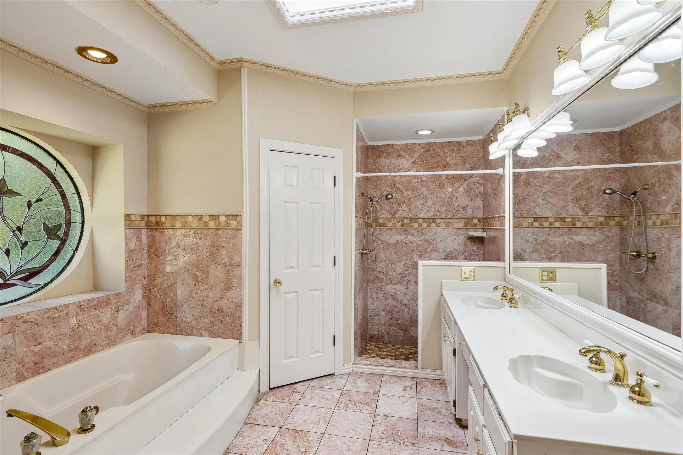Single Family Residence For Sale in Tarrant County , 6600 Canalview Drive, Arlington, Texas 76016, 3 Bedroom, 2 Bathroom, 2 Garage spaces, 2,223 Sqft, built in 1984, mls#21321073, Real Estate Agent in Arlington, Homes For Sale in Tarrant county, Homes For Sale in Arlington, Realtor in Arlington Texas, Real Estate Brokerage Independent Realty Texas, Luminita Cordes Realtor
