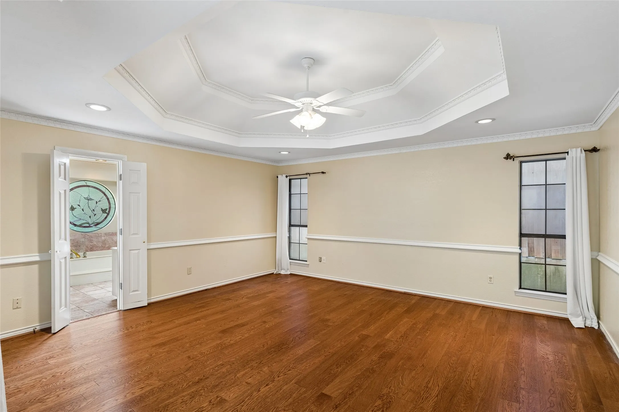 Single Family Residence For Sale in Tarrant County , 6600 Canalview Drive, Arlington, Texas 76016, 3 Bedroom, 2 Bathroom, 2 Garage spaces, 2,223 Sqft, built in 1984, mls#21321073, Real Estate Agent in Arlington, Homes For Sale in Tarrant county, Homes For Sale in Arlington, Realtor in Arlington Texas, Real Estate Brokerage Independent Realty Texas, Luminita Cordes Realtor