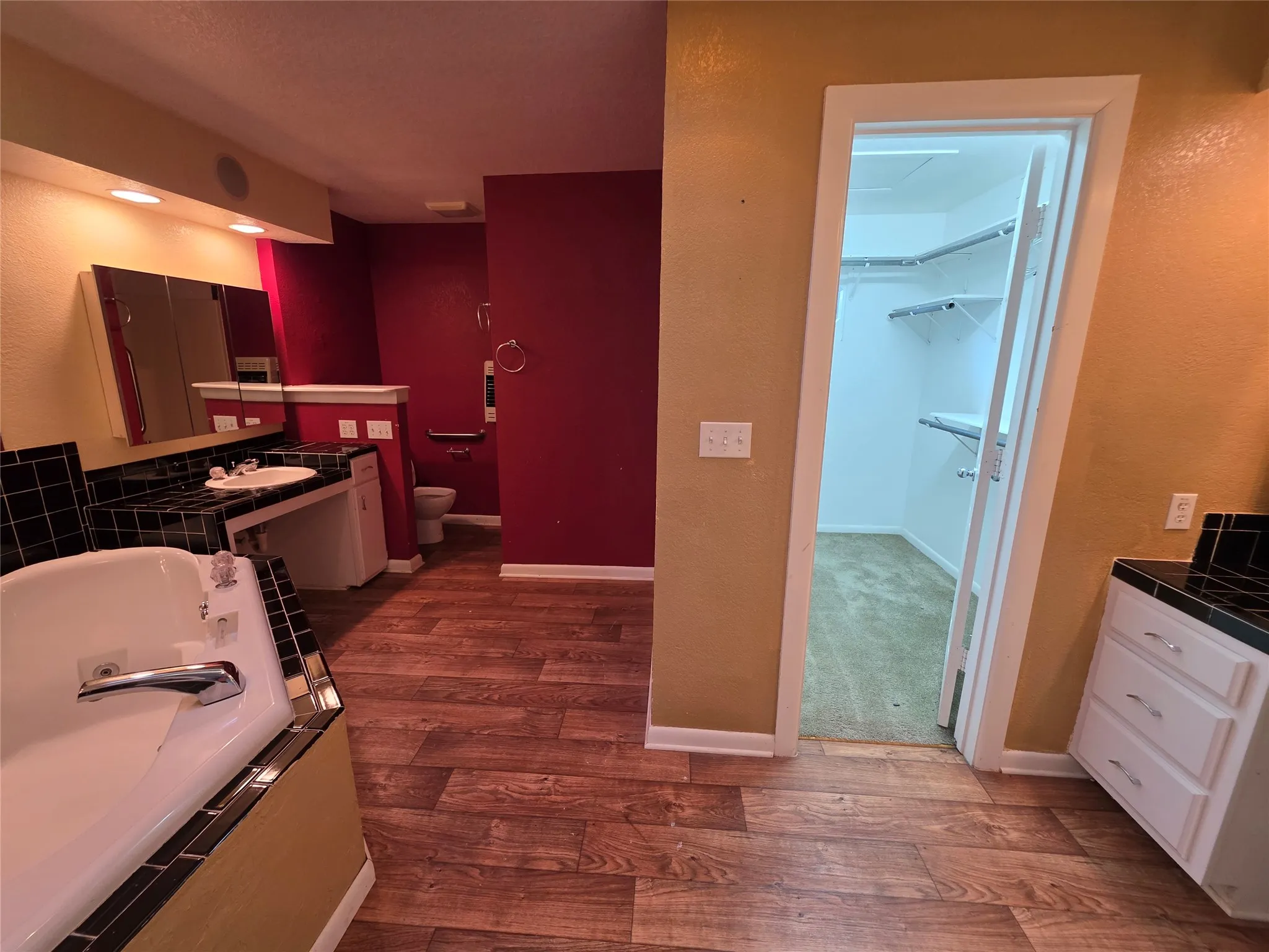 Single Family Residence For Sale in Tarrant County , 2216 Daisy Lane, Fort Worth, Texas 76111, 3 Bedroom, 2 Bathroom, Garage spaces, 1,550 Sqft, built in 1928, mls#21324709, Real Estate Agent in Fort Worth, Homes For Sale in Tarrant county, Homes For Sale in Fort Worth, Realtor in Fort Worth Texas, Real Estate Brokerage Independent Realty Texas, Luminita Cordes Realtor