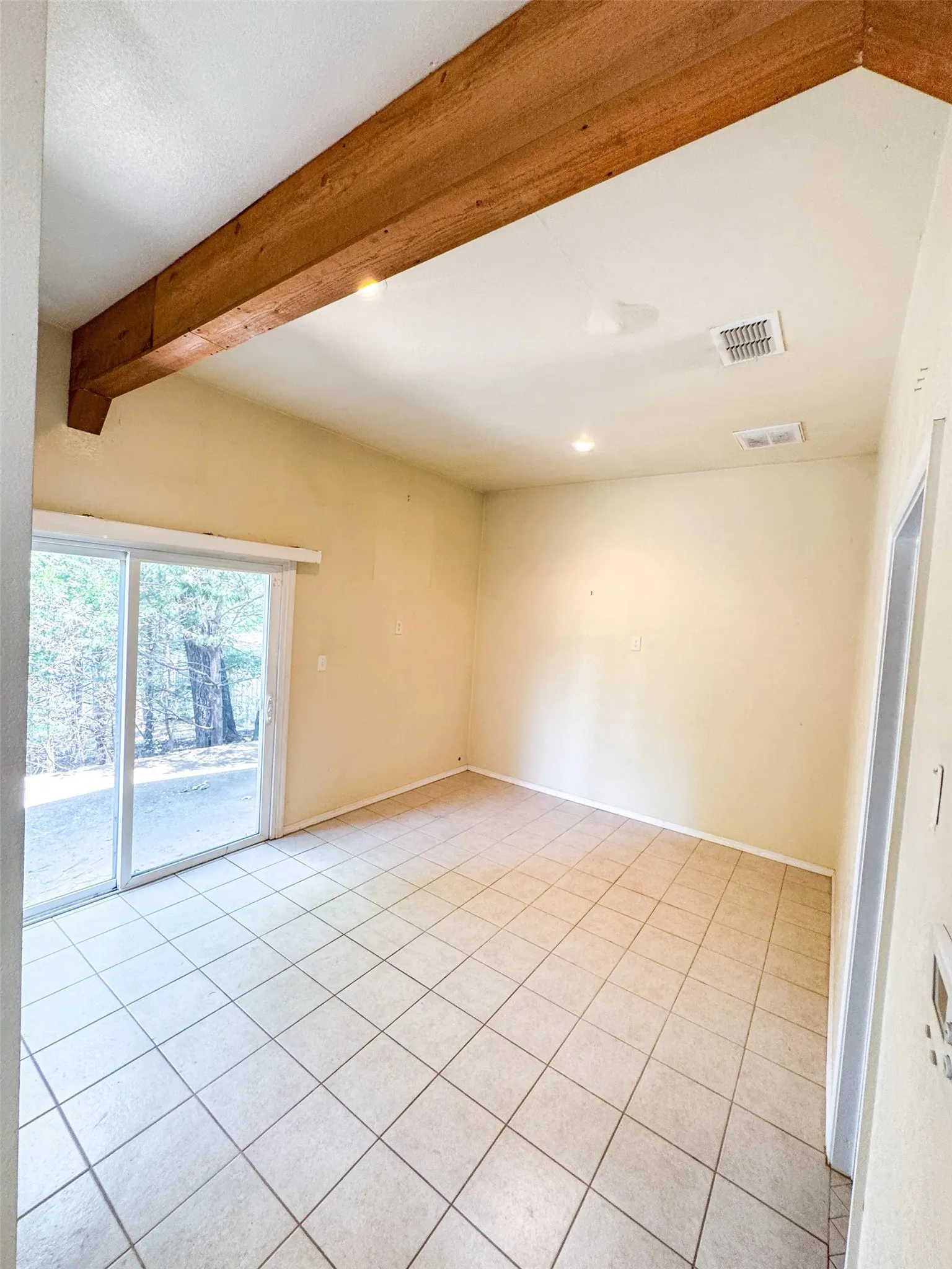 Single Family Residence For Sale in Cass County , 316 County Road 2750, Hughes Springs, Texas 75656, 3 Bedroom, 3 Bathroom, Garage spaces, 2,694 Sqft, built in 1976, mls#21326018, Real Estate Agent in Hughes Springs, Homes For Sale in Cass county, Homes For Sale in Hughes Springs, Realtor in Hughes Springs Texas, Real Estate Brokerage Independent Realty Texas, Luminita Cordes Realtor