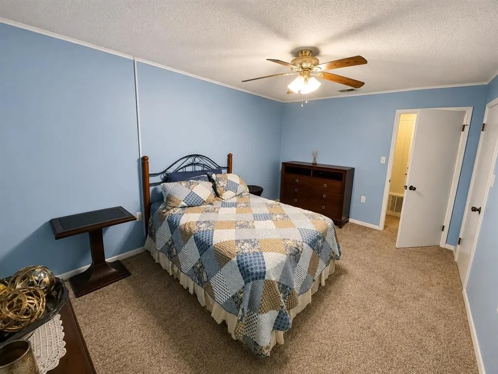 Single Family Residence For Sale in Cass County , 316 County Road 2750, Hughes Springs, Texas 75656, 3 Bedroom, 3 Bathroom, Garage spaces, 2,694 Sqft, built in 1976, mls#21326018, Real Estate Agent in Hughes Springs, Homes For Sale in Cass county, Homes For Sale in Hughes Springs, Realtor in Hughes Springs Texas, Real Estate Brokerage Independent Realty Texas, Luminita Cordes Realtor
