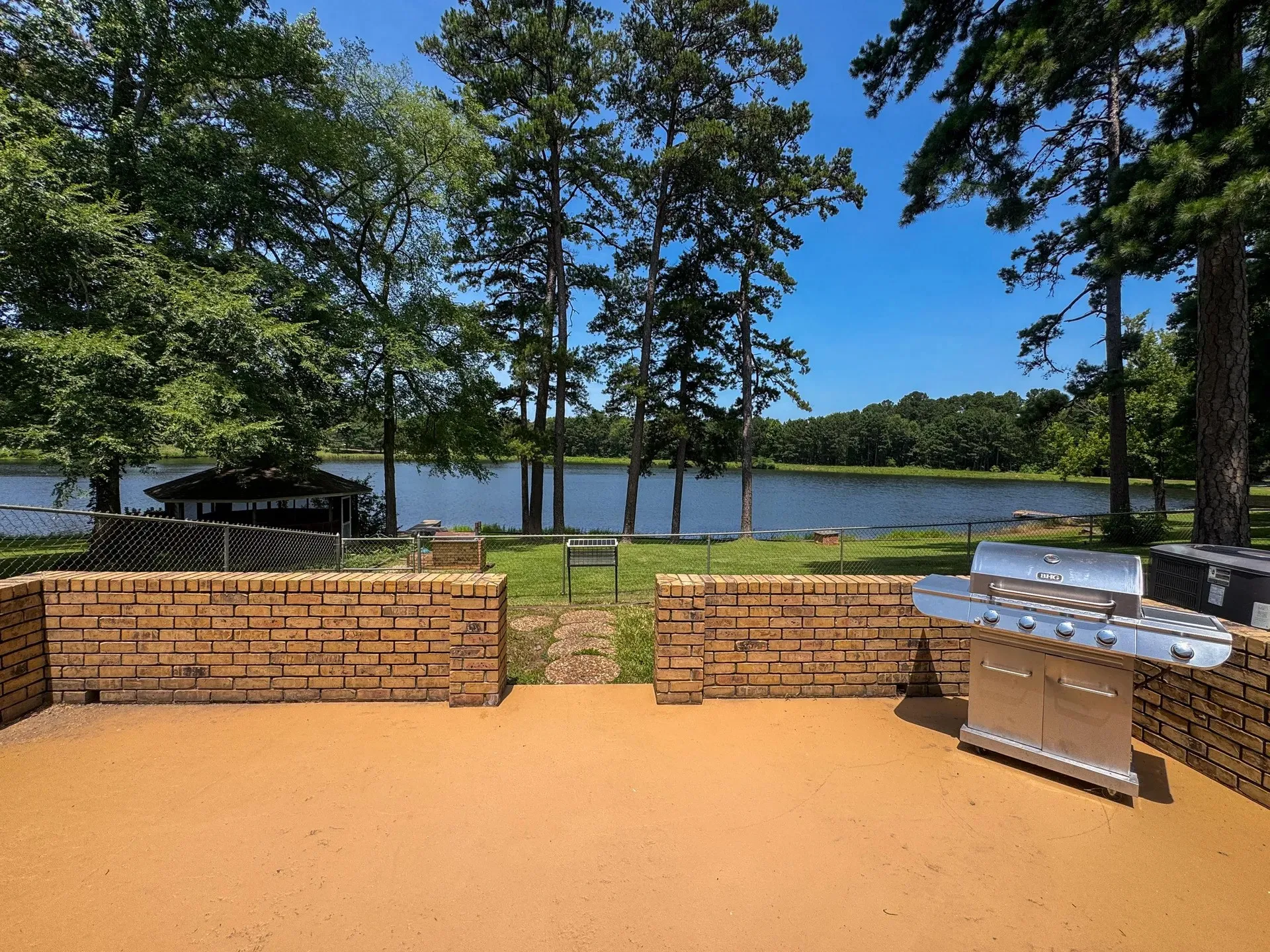 Single Family Residence For Sale in Cass County , 316 County Road 2750, Hughes Springs, Texas 75656, 3 Bedroom, 3 Bathroom, Garage spaces, 2,694 Sqft, built in 1976, mls#21326018, Real Estate Agent in Hughes Springs, Homes For Sale in Cass county, Homes For Sale in Hughes Springs, Realtor in Hughes Springs Texas, Real Estate Brokerage Independent Realty Texas, Luminita Cordes Realtor