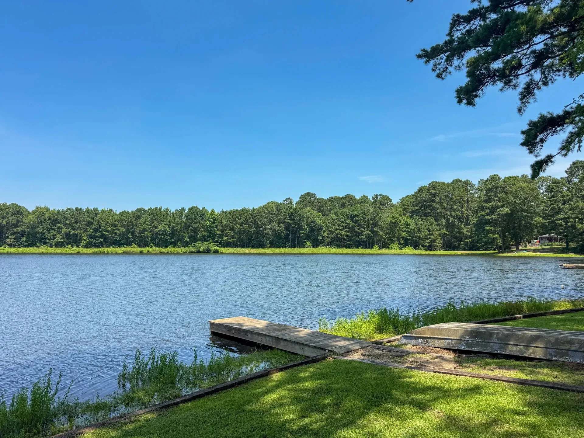 Single Family Residence For Sale in Cass County , 316 County Road 2750, Hughes Springs, Texas 75656, 3 Bedroom, 3 Bathroom, Garage spaces, 2,694 Sqft, built in 1976, mls#21326018, Real Estate Agent in Hughes Springs, Homes For Sale in Cass county, Homes For Sale in Hughes Springs, Realtor in Hughes Springs Texas, Real Estate Brokerage Independent Realty Texas, Luminita Cordes Realtor