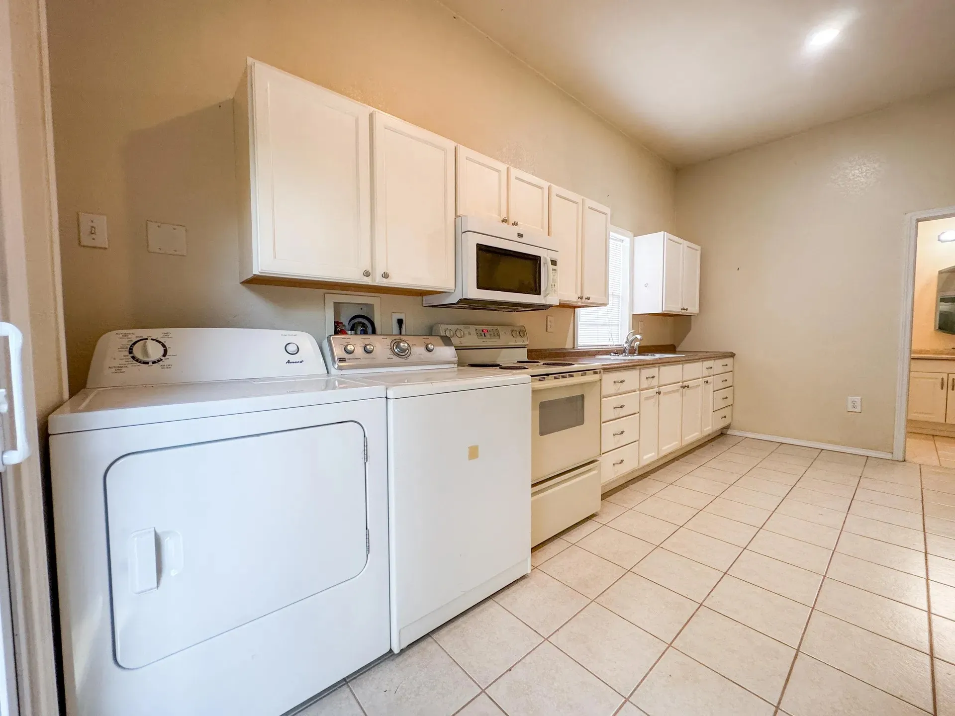 Single Family Residence For Sale in Cass County , 316 County Road 2750, Hughes Springs, Texas 75656, 3 Bedroom, 3 Bathroom, Garage spaces, 2,694 Sqft, built in 1976, mls#21326018, Real Estate Agent in Hughes Springs, Homes For Sale in Cass county, Homes For Sale in Hughes Springs, Realtor in Hughes Springs Texas, Real Estate Brokerage Independent Realty Texas, Luminita Cordes Realtor