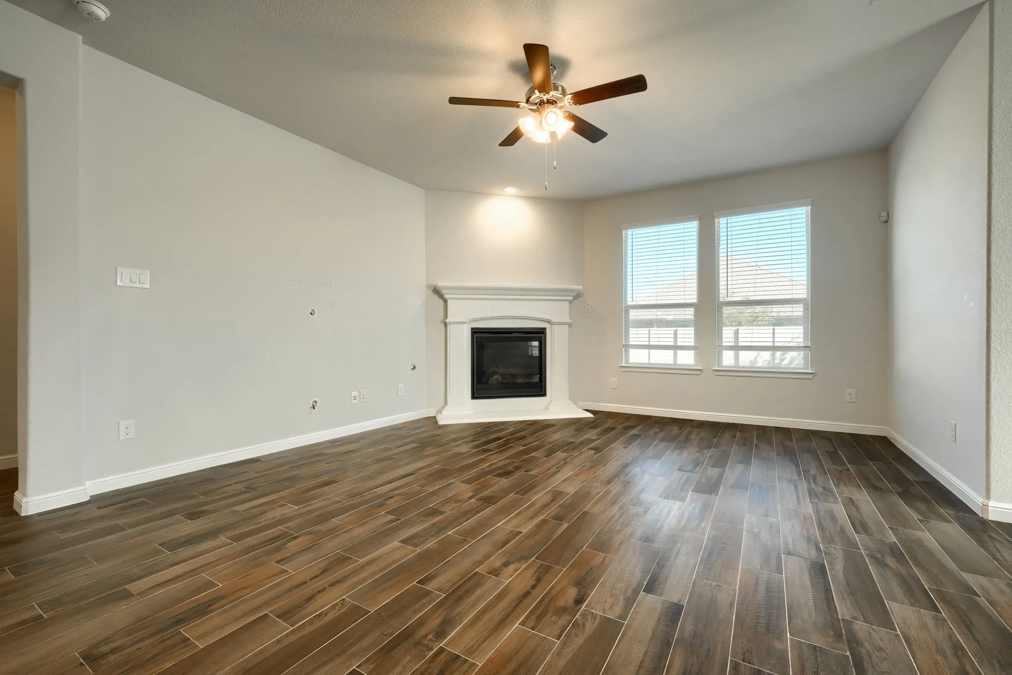 Single Family Residence For Rent in Denton County , 936 Meadows Drive, Argyle, Texas 76226, 4 Bedroom, 2 Bathroom, 2 Garage spaces, 2,033 Sqft, built in 2019, mls#21326001, Real Estate Agent in Argyle, Homes For Rent in Denton county, Homes For Rent in Argyle, Realtor in Argyle Texas, Real Estate Brokerage Independent Realty Texas, Luminita Cordes Realtor