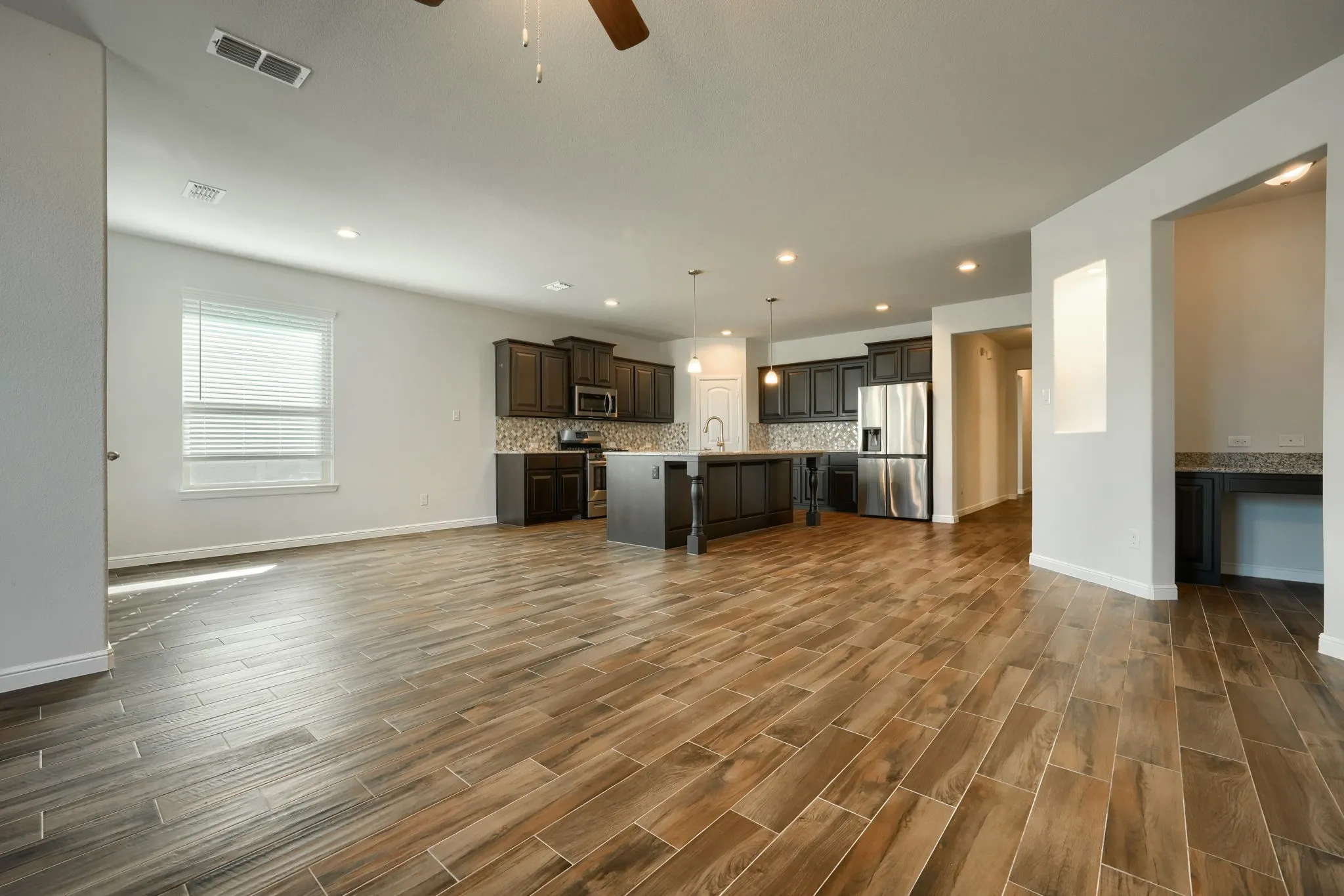 Single Family Residence For Rent in Denton County , 936 Meadows Drive, Argyle, Texas 76226, 4 Bedroom, 2 Bathroom, 2 Garage spaces, 2,033 Sqft, built in 2019, mls#21326001, Real Estate Agent in Argyle, Homes For Rent in Denton county, Homes For Rent in Argyle, Realtor in Argyle Texas, Real Estate Brokerage Independent Realty Texas, Luminita Cordes Realtor