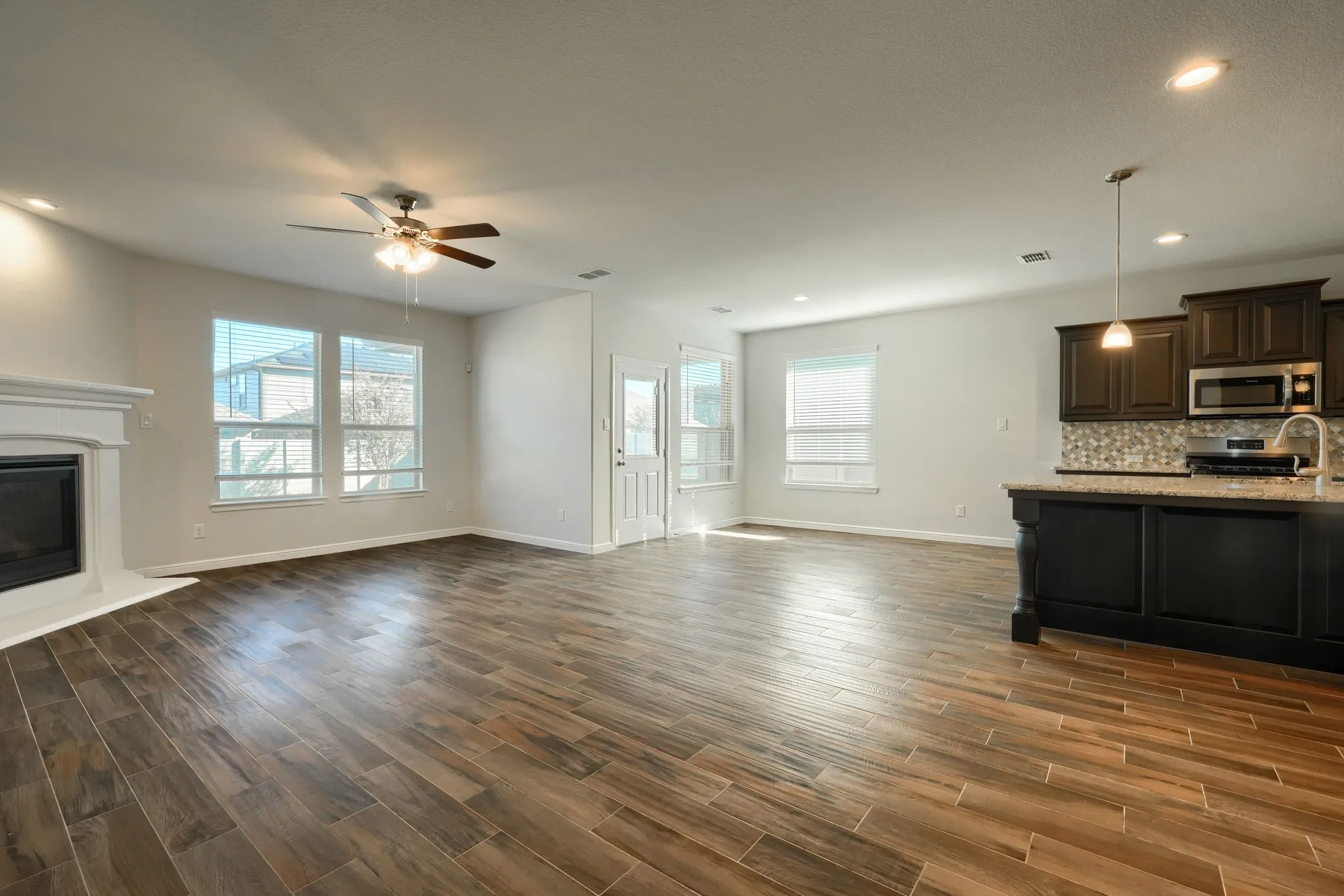Single Family Residence For Rent in Denton County , 936 Meadows Drive, Argyle, Texas 76226, 4 Bedroom, 2 Bathroom, 2 Garage spaces, 2,033 Sqft, built in 2019, mls#21326001, Real Estate Agent in Argyle, Homes For Rent in Denton county, Homes For Rent in Argyle, Realtor in Argyle Texas, Real Estate Brokerage Independent Realty Texas, Luminita Cordes Realtor