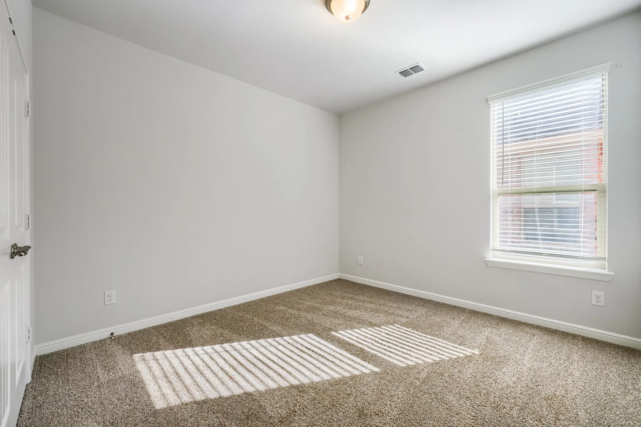 Single Family Residence For Rent in Denton County , 936 Meadows Drive, Argyle, Texas 76226, 4 Bedroom, 2 Bathroom, 2 Garage spaces, 2,033 Sqft, built in 2019, mls#21326001, Real Estate Agent in Argyle, Homes For Rent in Denton county, Homes For Rent in Argyle, Realtor in Argyle Texas, Real Estate Brokerage Independent Realty Texas, Luminita Cordes Realtor