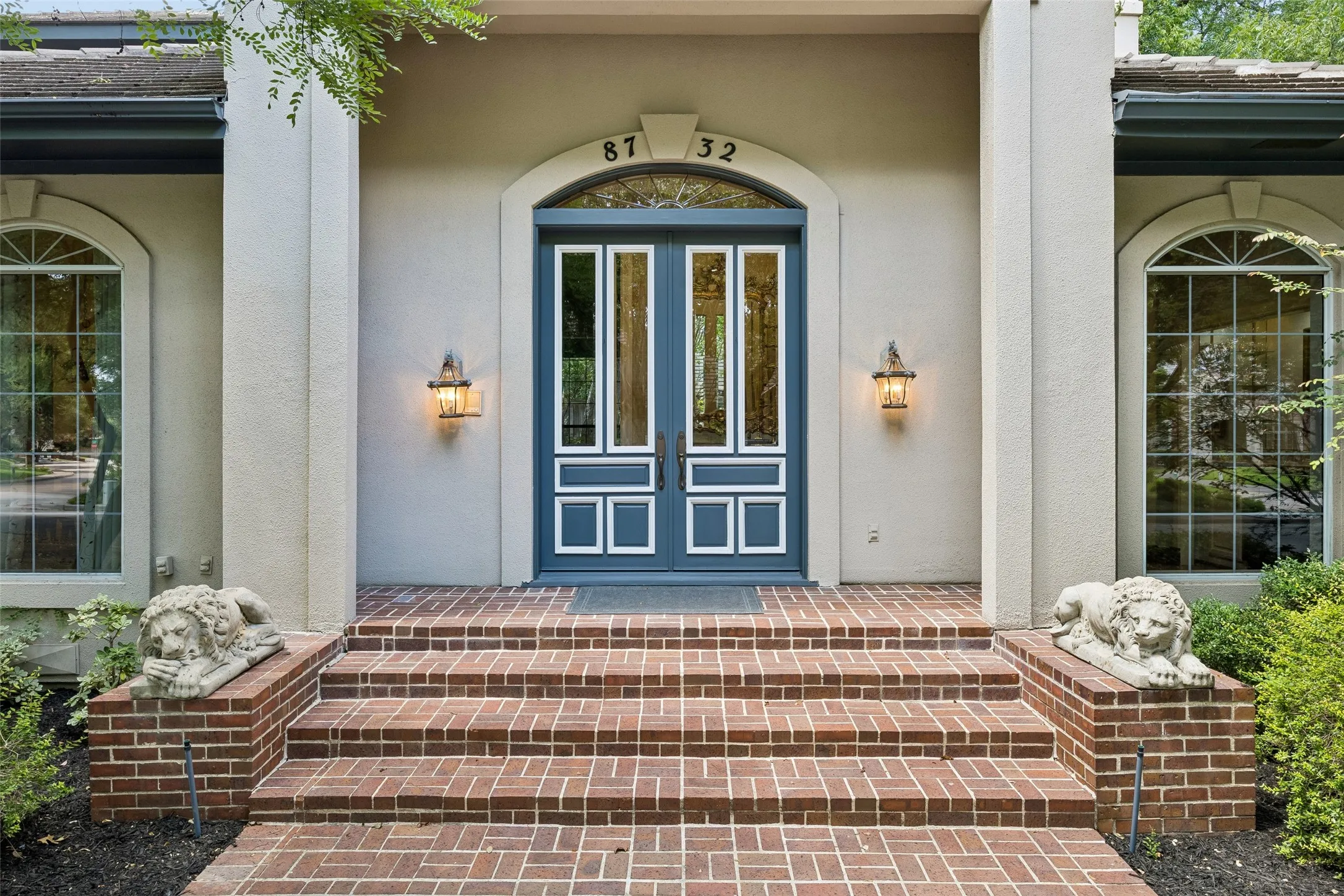 Lions welcome you to this exquisite embodiment of luxury living. Prepare for a treat