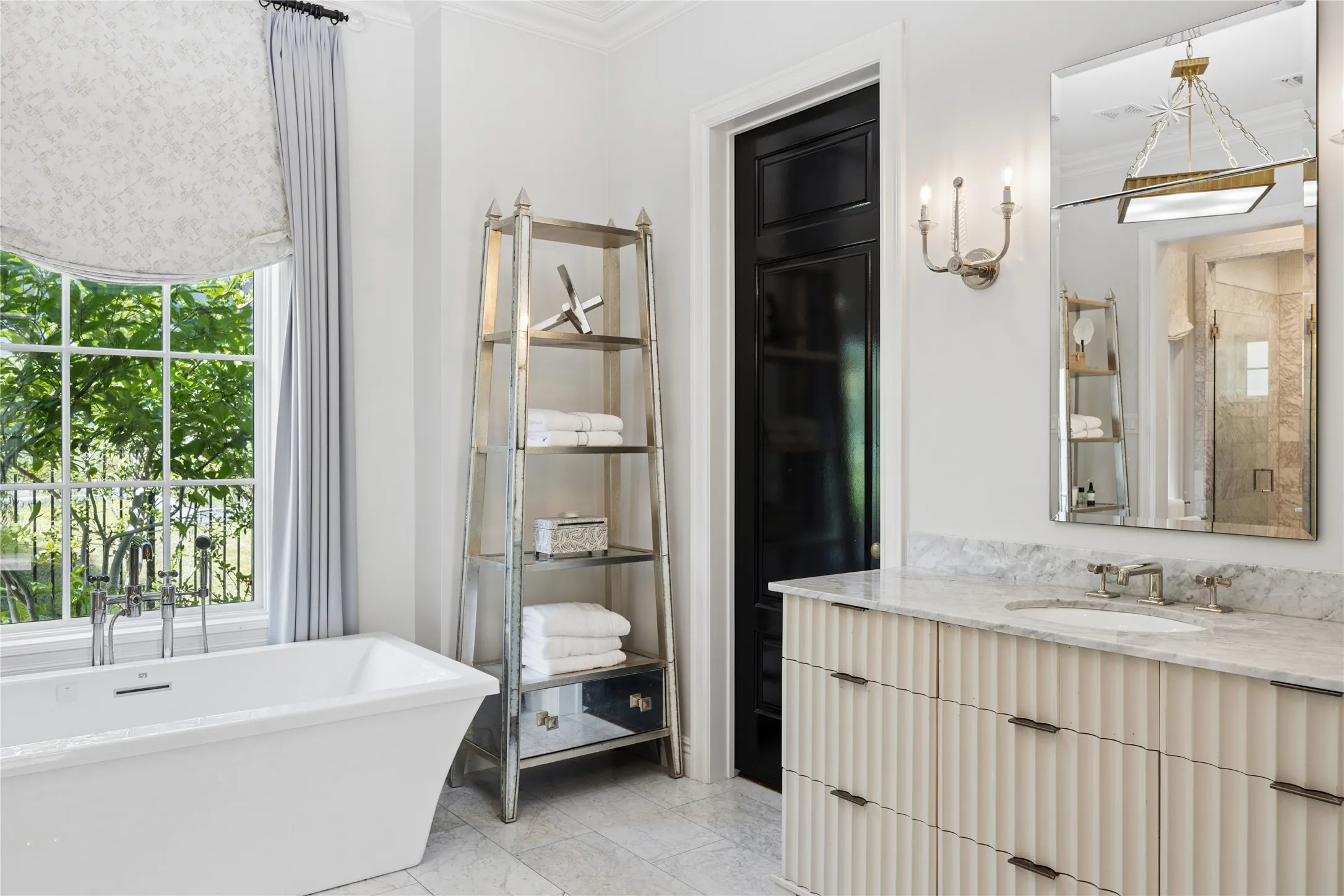 Single Family Residence For Sale in Tarrant County , 2021 Granada Trail, Westlake, Texas 76262, 4 Bedroom, 7 Bathroom, 4 Garage spaces, 7,101 Sqft, built in 2016, mls#21312000, Real Estate Agent in Westlake, Homes For Sale in Tarrant county, Homes For Sale in Westlake, Realtor in Westlake Texas, Real Estate Brokerage Independent Realty Texas, Luminita Cordes Realtor