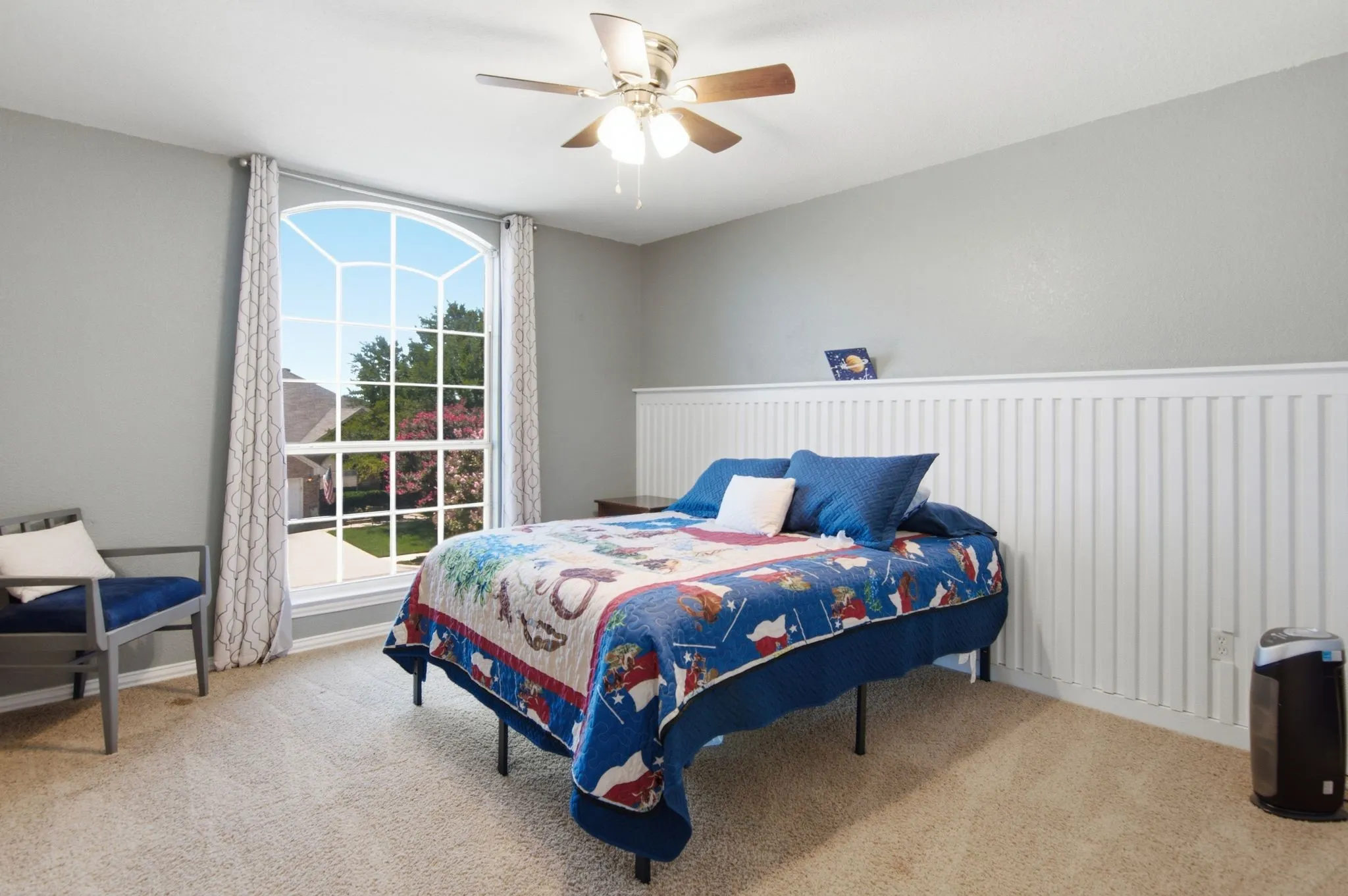 Secondary bedroom