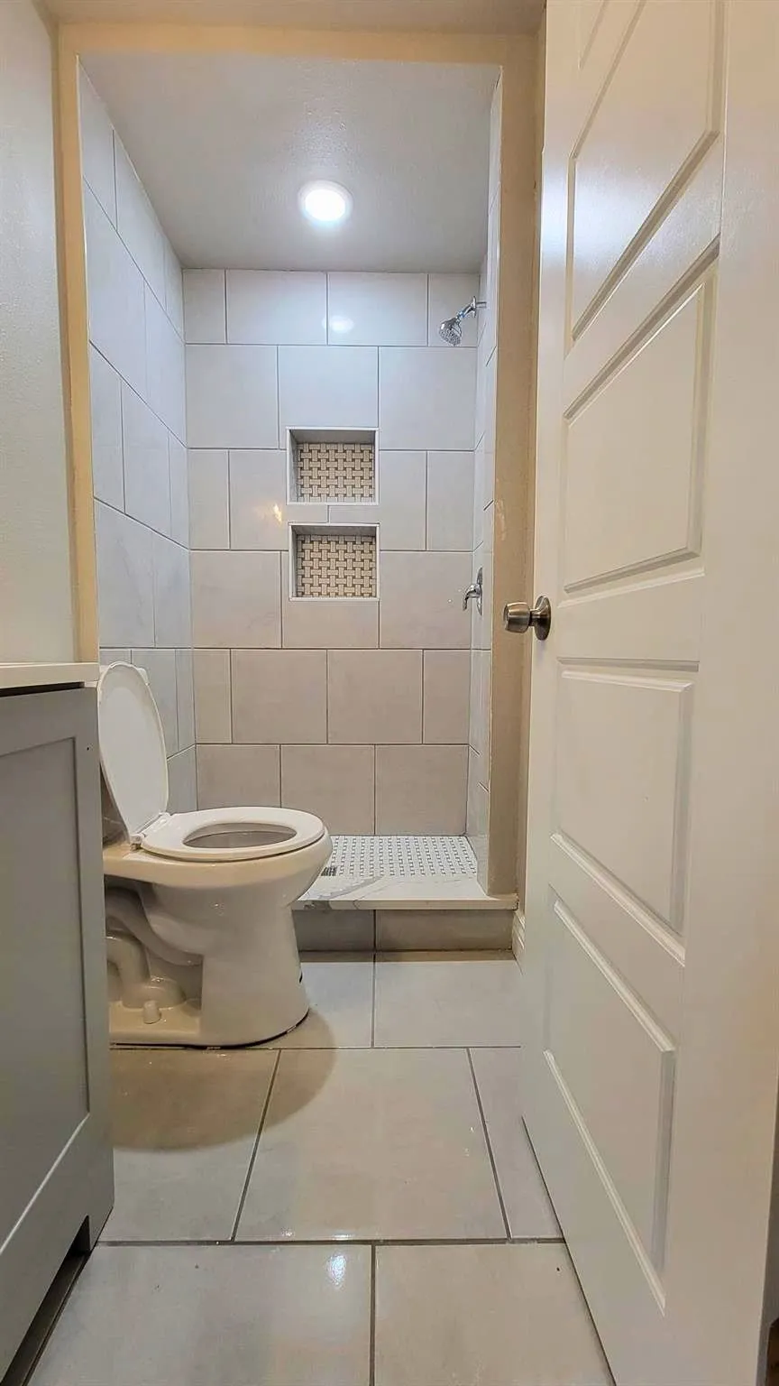 Single Family Residence For Rent in Tarrant County , 4205 5th Avenue, Fort Worth, Texas 76115, 3 Bedroom, 2 Bathroom, Garage spaces, 1,372 Sqft, built in 1950, mls#21295278, Real Estate Agent in Fort Worth, Homes For Rent in Tarrant county, Homes For Rent in Fort Worth, Realtor in Fort Worth Texas, Real Estate Brokerage Independent Realty Texas, Luminita Cordes Realtor