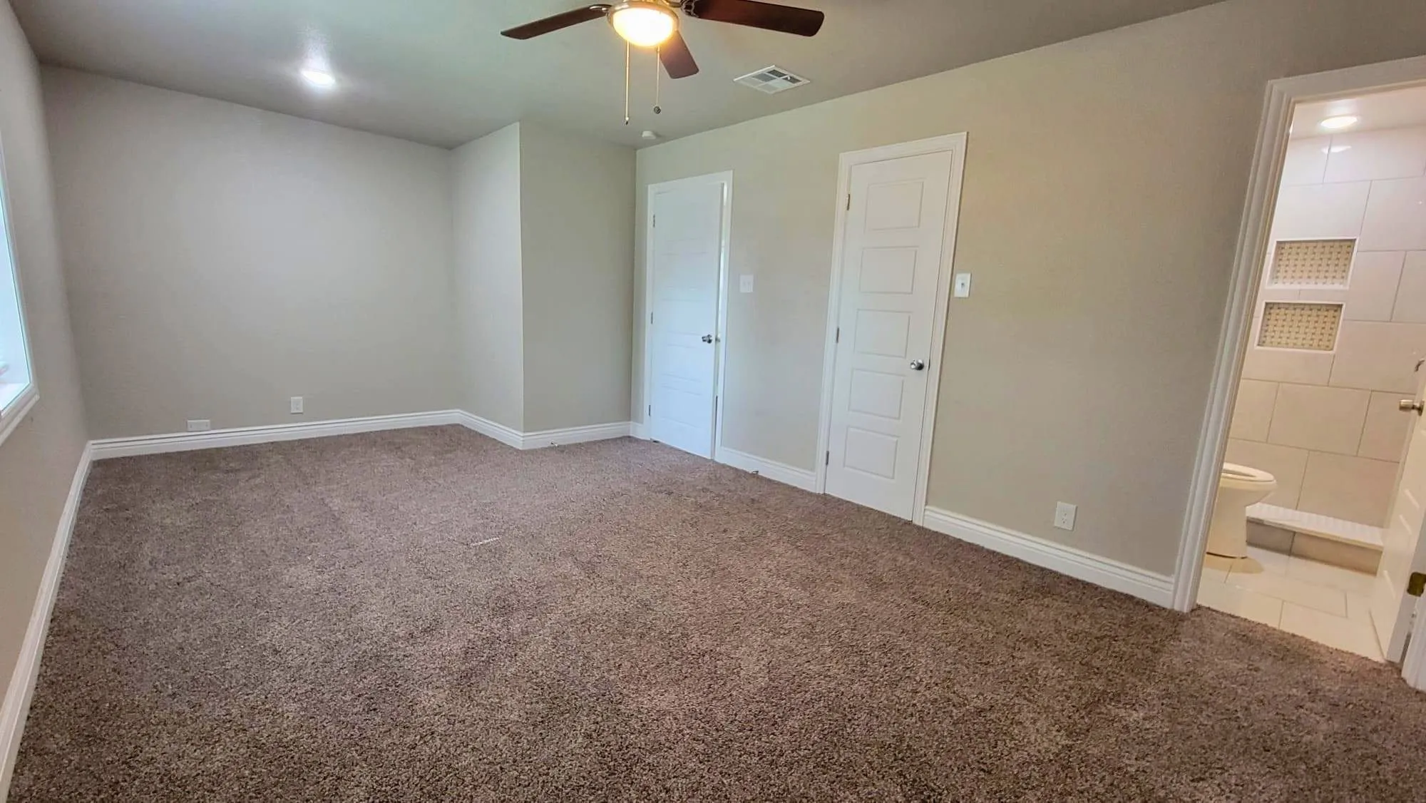 Single Family Residence For Rent in Tarrant County , 4205 5th Avenue, Fort Worth, Texas 76115, 3 Bedroom, 2 Bathroom, Garage spaces, 1,372 Sqft, built in 1950, mls#21295278, Real Estate Agent in Fort Worth, Homes For Rent in Tarrant county, Homes For Rent in Fort Worth, Realtor in Fort Worth Texas, Real Estate Brokerage Independent Realty Texas, Luminita Cordes Realtor
