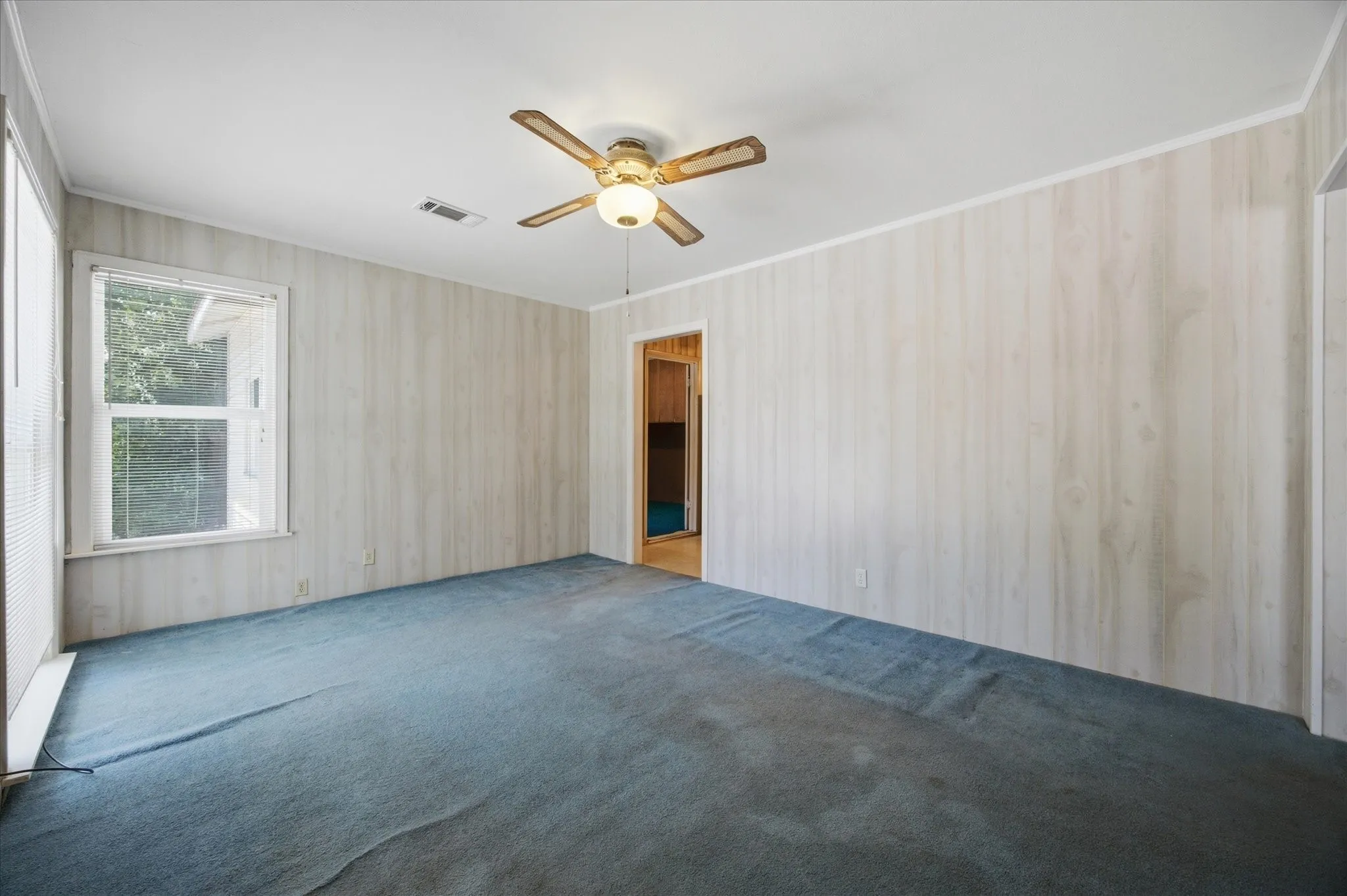Single Family Residence For Sale in Dallas County , 1662 Birch Street, Grand Prairie, Texas 75050, 3 Bedroom, 2 Bathroom, Garage spaces, 1,469 Sqft, built in 1942, mls#21325581, Real Estate Agent in Grand Prairie, Homes For Sale in Dallas county, Homes For Sale in Grand Prairie, Realtor in Grand Prairie Texas, Real Estate Brokerage Independent Realty Texas, Luminita Cordes Realtor