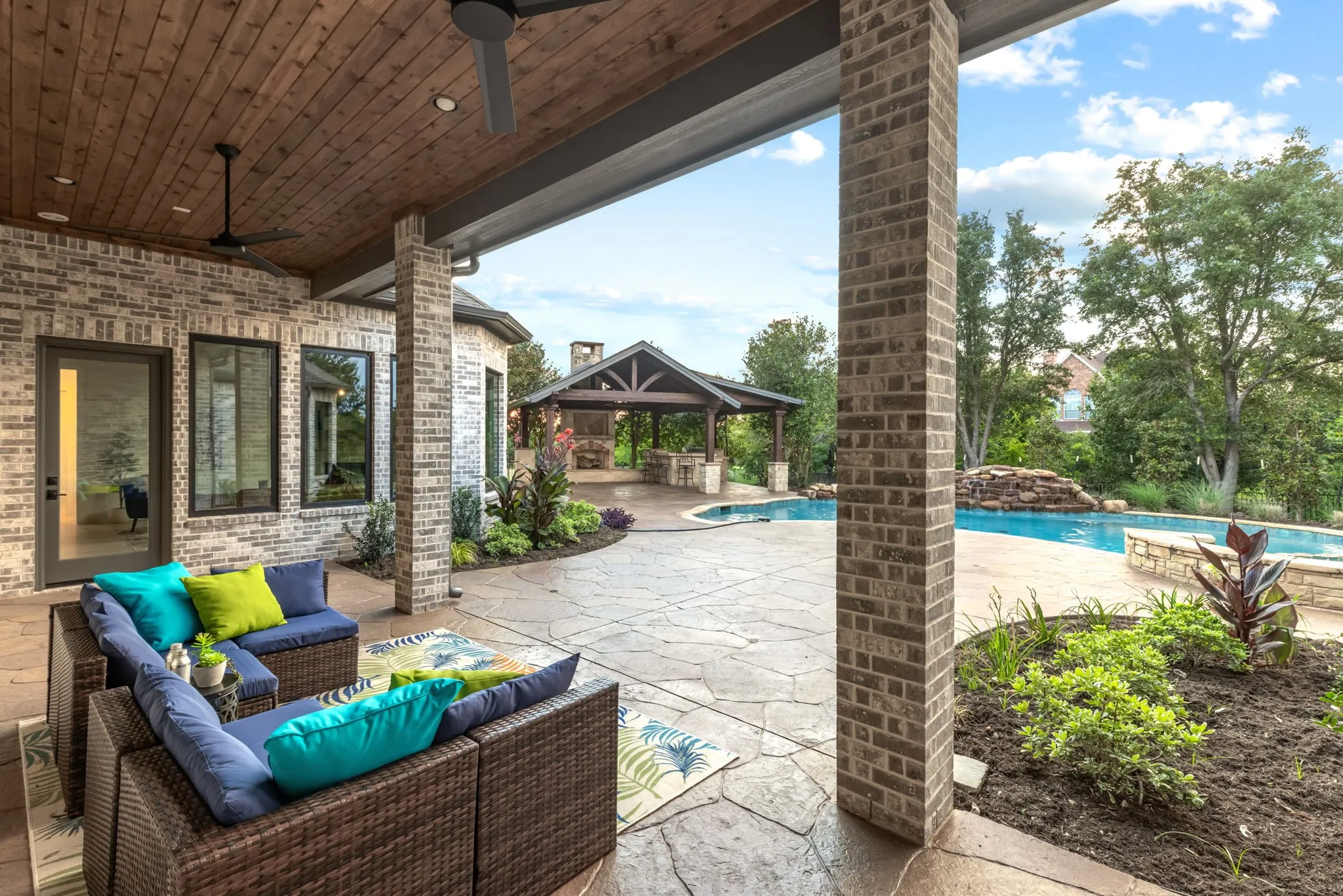 Covered patio off family room