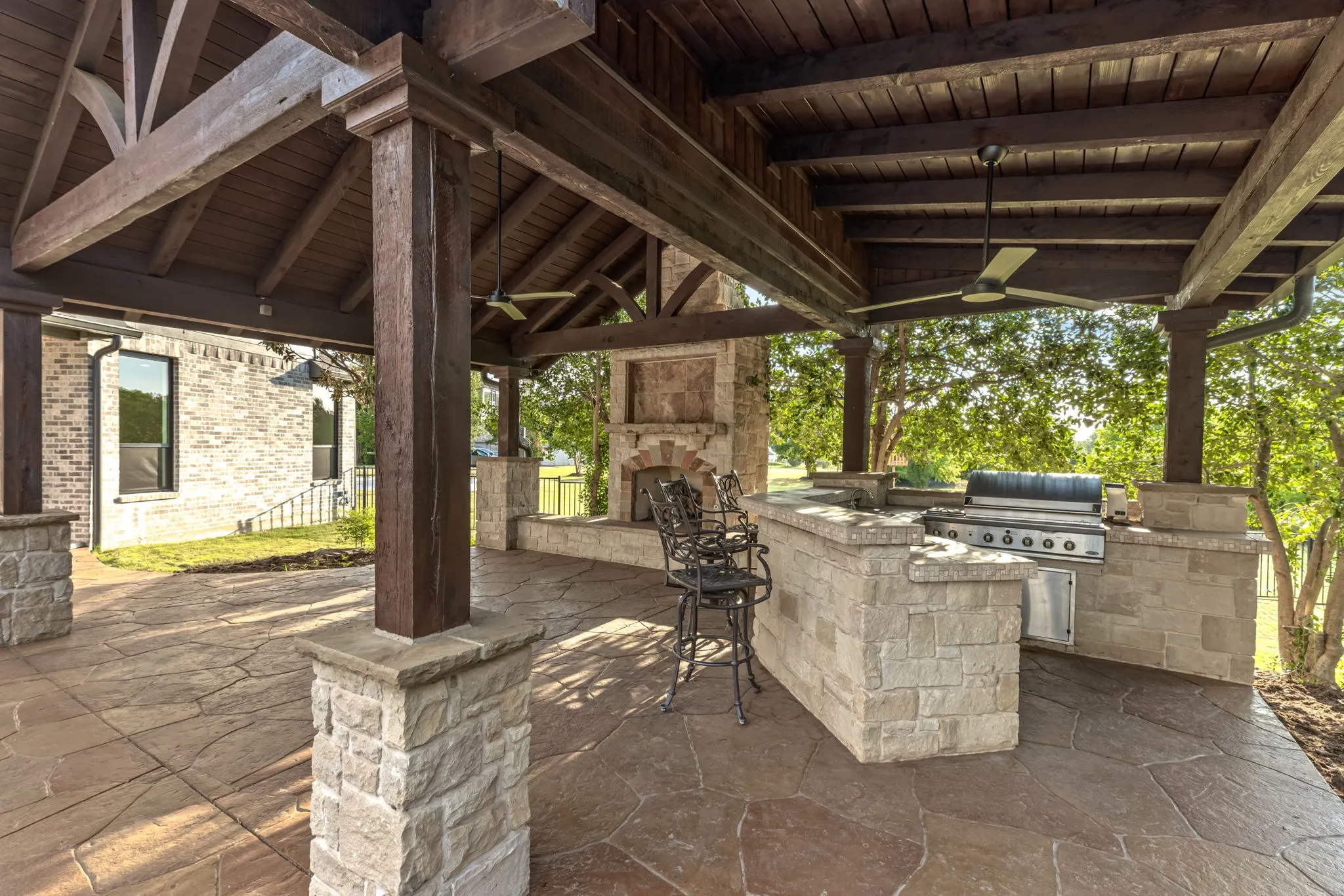 Outdoor kitchen with DCS grill