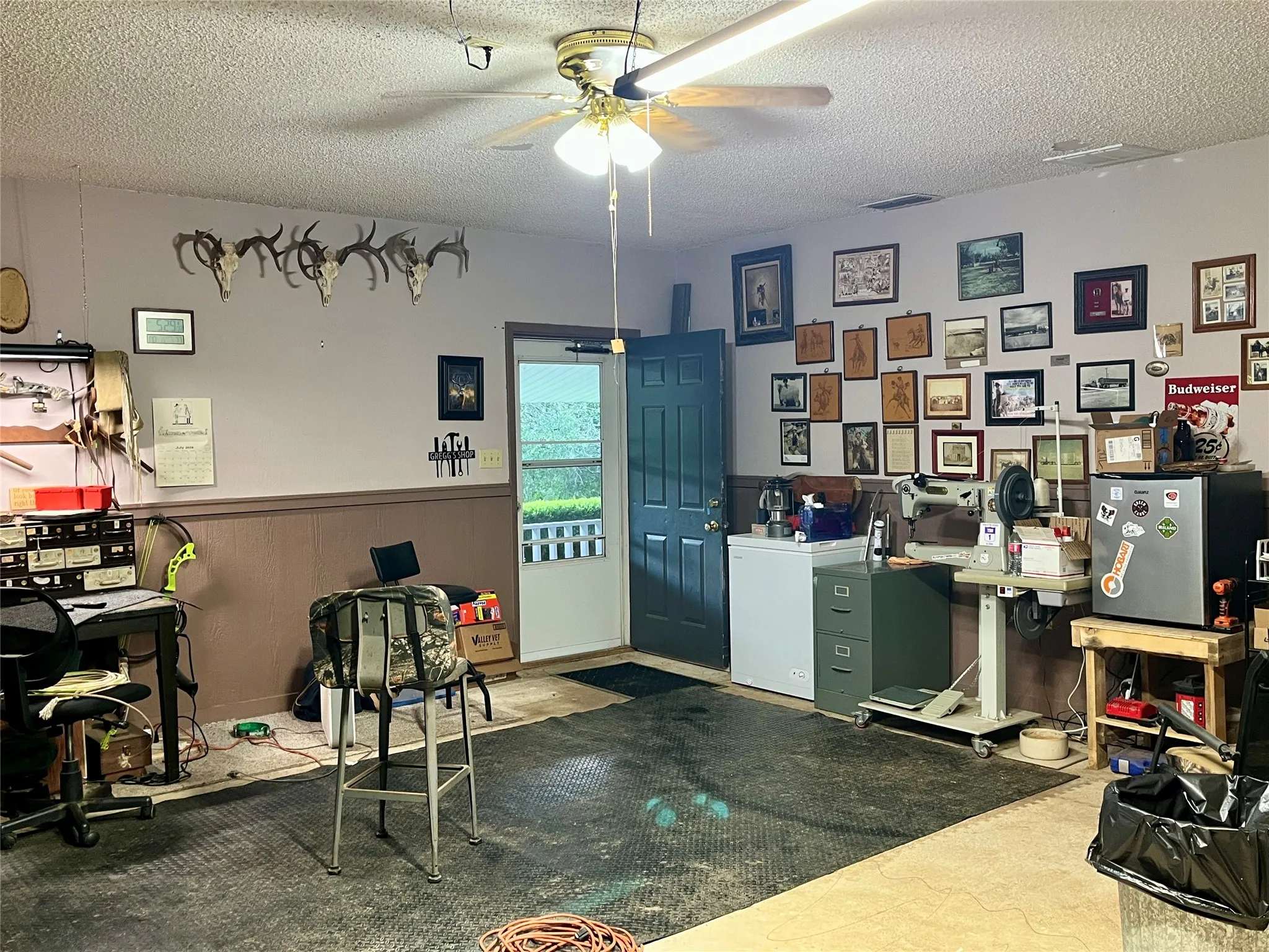 Single Family Residence For Sale in Erath County , 947 County Road 239, Hico, Texas 76457, 3 Bedroom, 2 Bathroom, Garage spaces, 2,210 Sqft, built in 1996, Price $1,050,000, mls#21326081, Real Estate Agent in Hico, Homes For Sale in Erath county, Homes For Sale in Hico, Realtor in Hico Texas, Real Estate Brokerage Independent Realty Texas, Luminita Cordes Realtor