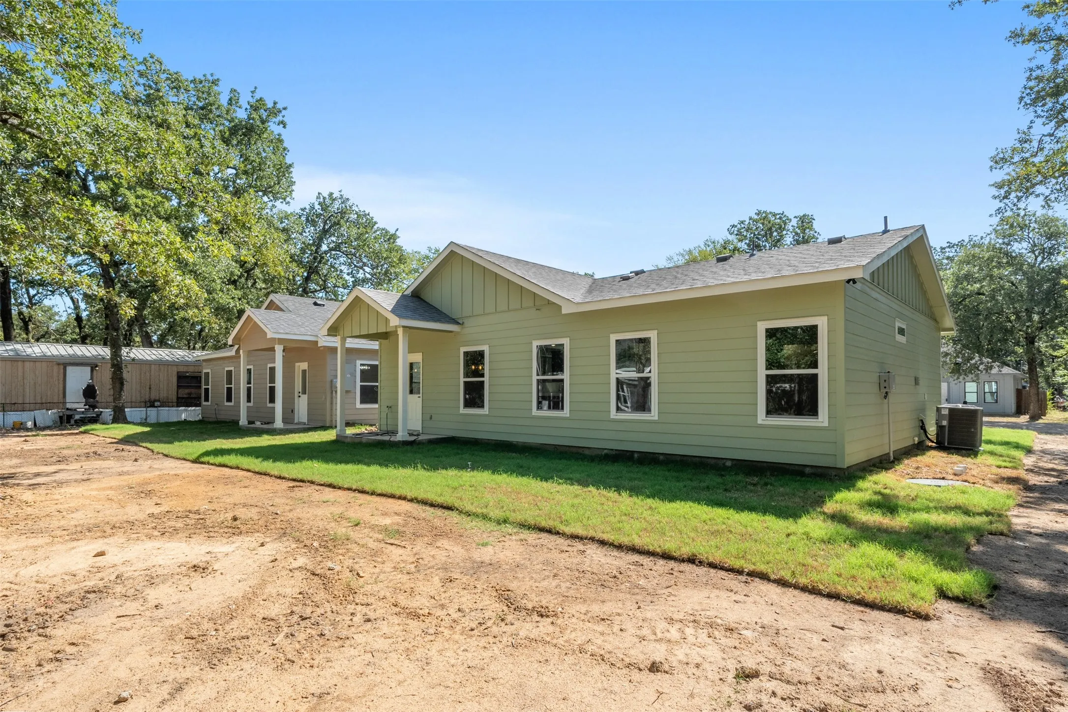 Single Family Residence For Sale in Henderson County , 130 Arapaho Trail, Mabank, Texas 75156, 3 Bedroom, 2 Bathroom, Garage spaces, 1,200 Sqft, built in 2026, mls#21326053, Real Estate Agent in Mabank, Homes For Sale in Henderson county, Homes For Sale in Mabank, Realtor in Mabank Texas, Real Estate Brokerage Independent Realty Texas, Luminita Cordes Realtor