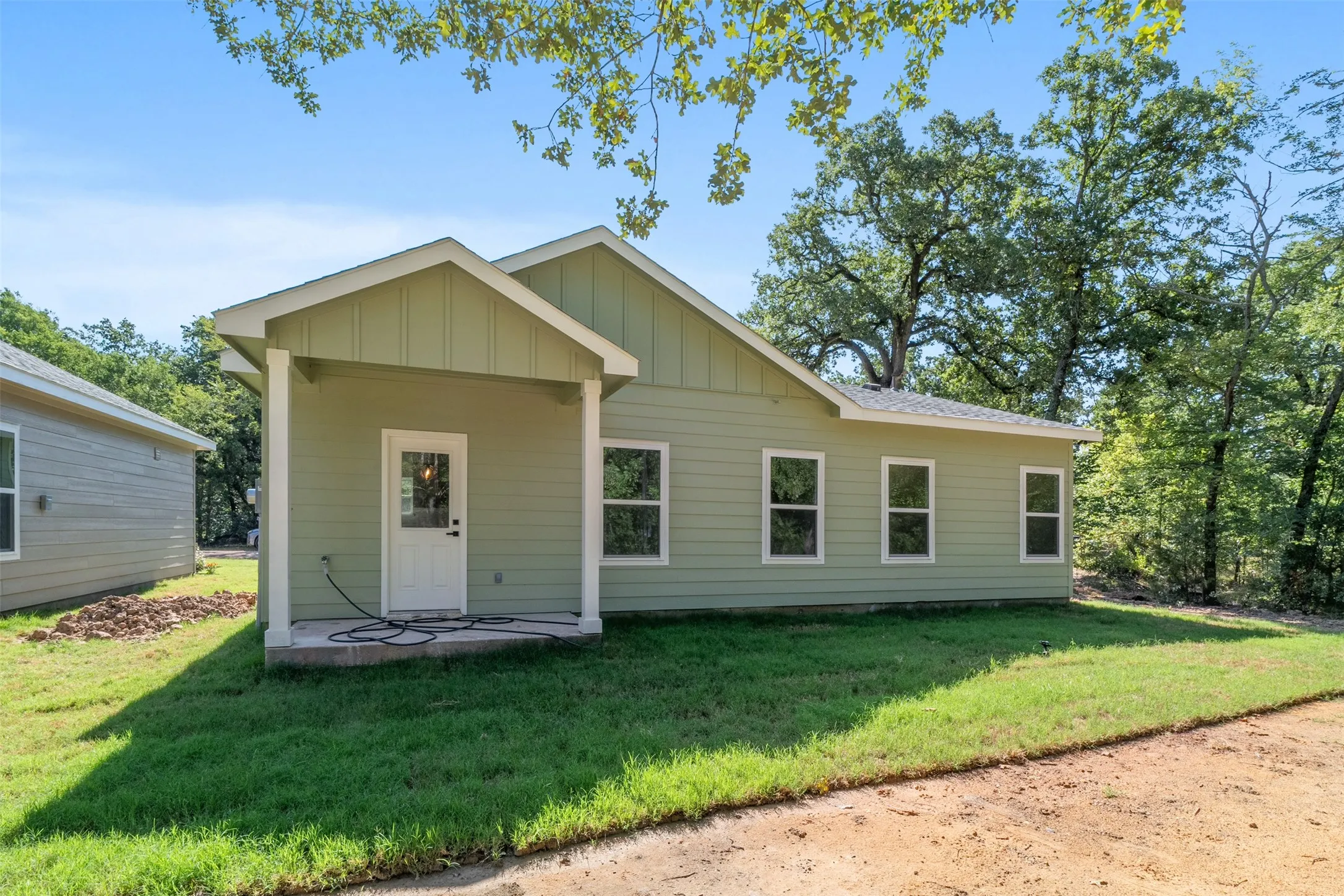 Single Family Residence For Sale in Henderson County , 130 Arapaho Trail, Mabank, Texas 75156, 3 Bedroom, 2 Bathroom, Garage spaces, 1,200 Sqft, built in 2026, mls#21326053, Real Estate Agent in Mabank, Homes For Sale in Henderson county, Homes For Sale in Mabank, Realtor in Mabank Texas, Real Estate Brokerage Independent Realty Texas, Luminita Cordes Realtor