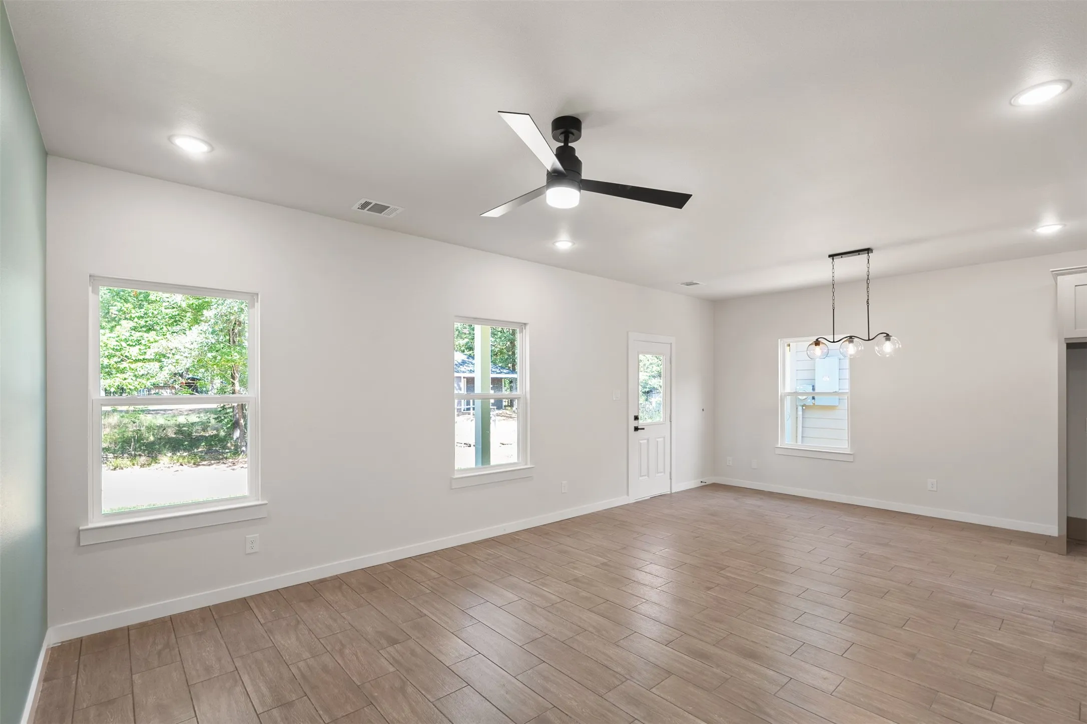 Single Family Residence For Sale in Henderson County , 130 Arapaho Trail, Mabank, Texas 75156, 3 Bedroom, 2 Bathroom, Garage spaces, 1,200 Sqft, built in 2026, mls#21326053, Real Estate Agent in Mabank, Homes For Sale in Henderson county, Homes For Sale in Mabank, Realtor in Mabank Texas, Real Estate Brokerage Independent Realty Texas, Luminita Cordes Realtor