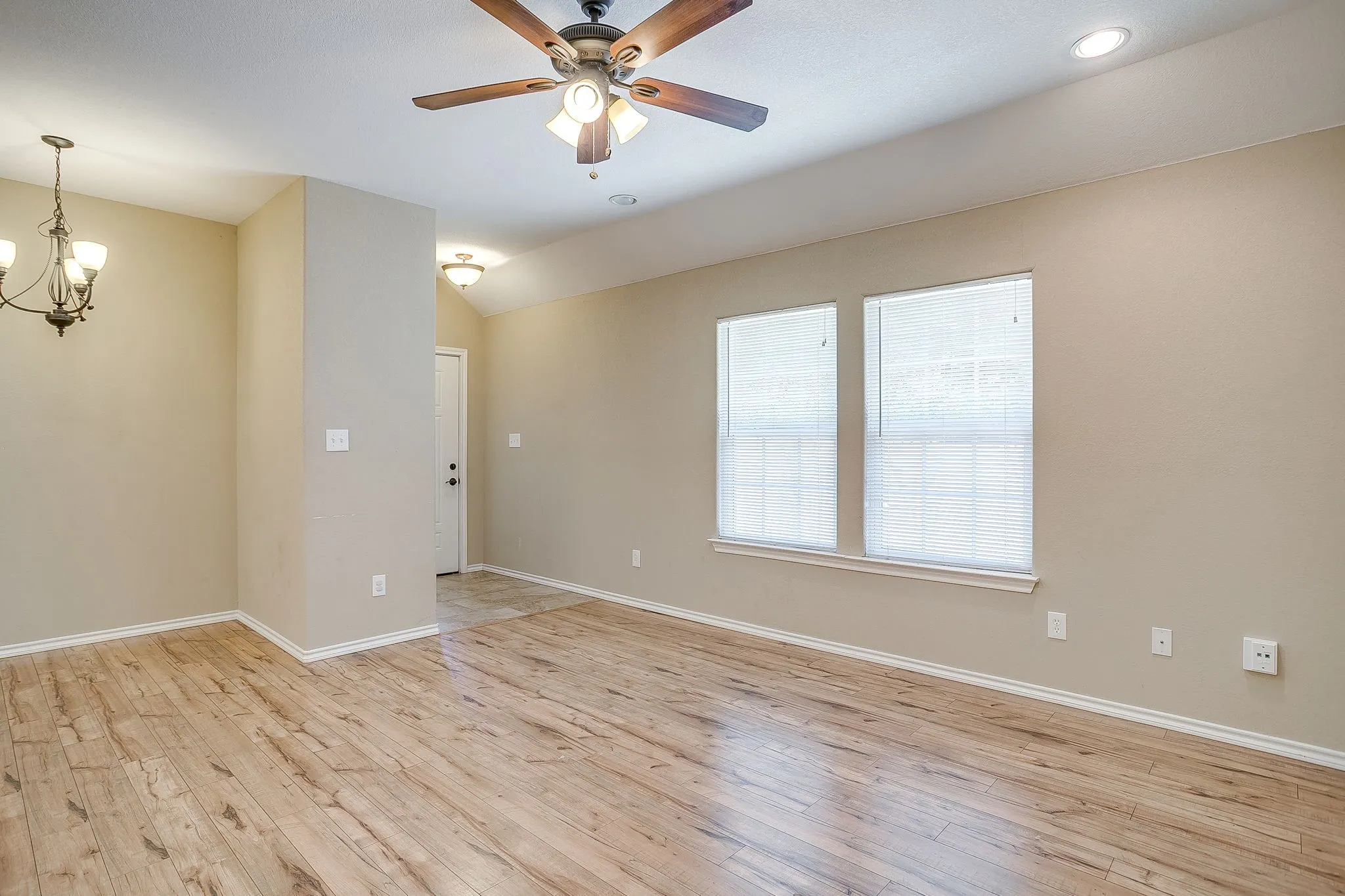 Single Family Residence For Sale in Hood County , 719 Harness Trail, Granbury, Texas 76049, 2 Bedroom, 2 Bathroom, 2 Garage spaces, 940 Sqft, built in 2018, Price $225,000, mls#21315955, Real Estate Agent in Granbury, Homes For Sale in Hood county, Homes For Sale in Granbury, Realtor in Granbury Texas, Real Estate Brokerage Independent Realty Texas, Luminita Cordes Realtor