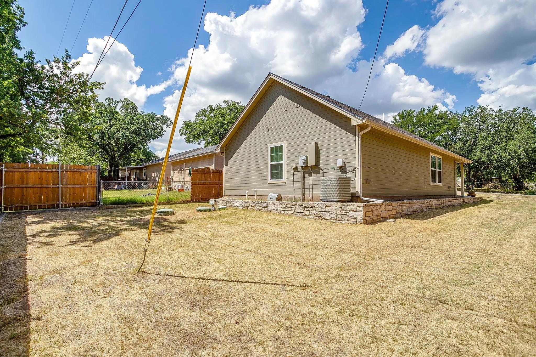 Single Family Residence For Sale in Hood County , 719 Harness Trail, Granbury, Texas 76049, 2 Bedroom, 2 Bathroom, 2 Garage spaces, 940 Sqft, built in 2018, Price $225,000, mls#21315955, Real Estate Agent in Granbury, Homes For Sale in Hood county, Homes For Sale in Granbury, Realtor in Granbury Texas, Real Estate Brokerage Independent Realty Texas, Luminita Cordes Realtor