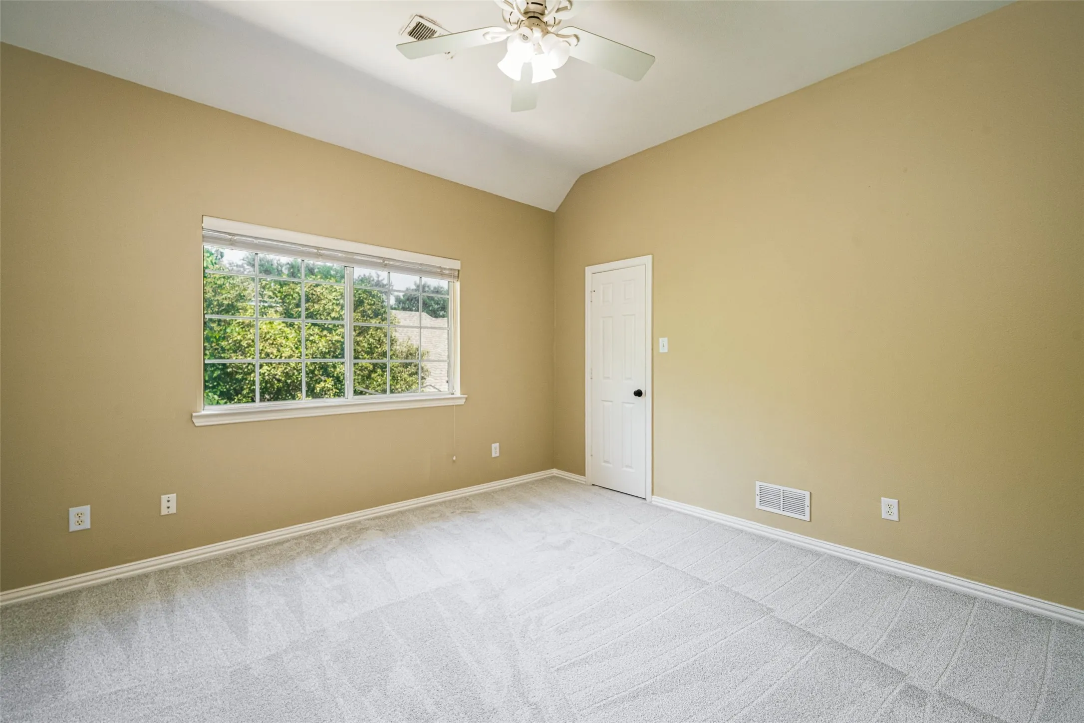 Single Family Residence For Sale in Collin County , 3816 Pilot Drive, Plano, Texas 75025, 5 Bedroom, 5 Bathroom, 3 Garage spaces, 3,672 Sqft, built in 1998, mls#21321932, Real Estate Agent in Plano, Homes For Sale in Collin county, Homes For Sale in Plano, Realtor in Plano Texas, Real Estate Brokerage Independent Realty Texas, Luminita Cordes Realtor