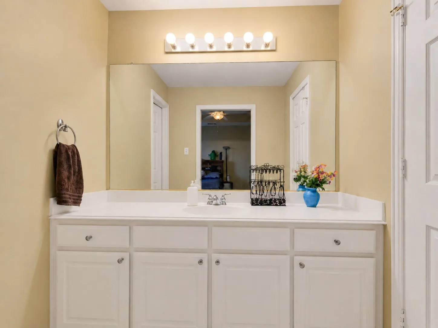 Single Family Residence For Sale in Collin County , 3816 Pilot Drive, Plano, Texas 75025, 5 Bedroom, 5 Bathroom, 3 Garage spaces, 3,672 Sqft, built in 1998, mls#21321932, Real Estate Agent in Plano, Homes For Sale in Collin county, Homes For Sale in Plano, Realtor in Plano Texas, Real Estate Brokerage Independent Realty Texas, Luminita Cordes Realtor