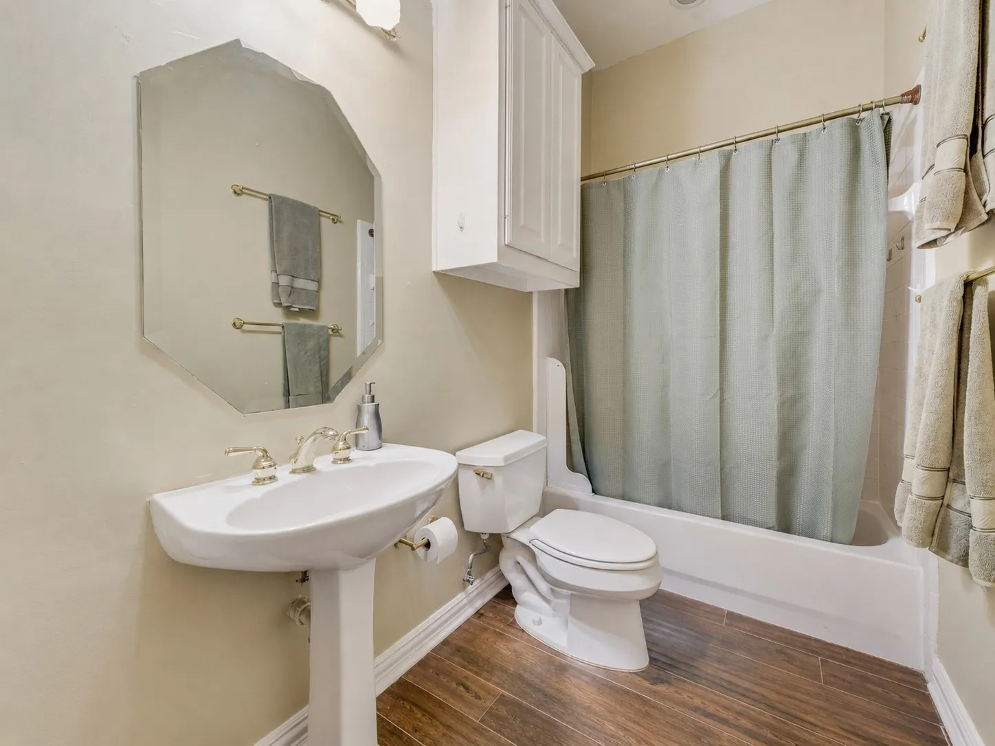 Single Family Residence For Sale in Collin County , 3816 Pilot Drive, Plano, Texas 75025, 5 Bedroom, 5 Bathroom, 3 Garage spaces, 3,672 Sqft, built in 1998, mls#21321932, Real Estate Agent in Plano, Homes For Sale in Collin county, Homes For Sale in Plano, Realtor in Plano Texas, Real Estate Brokerage Independent Realty Texas, Luminita Cordes Realtor