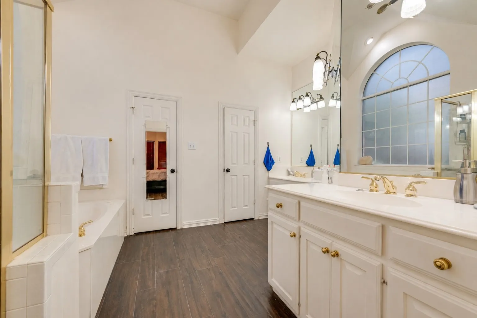 Single Family Residence For Sale in Collin County , 3816 Pilot Drive, Plano, Texas 75025, 5 Bedroom, 5 Bathroom, 3 Garage spaces, 3,672 Sqft, built in 1998, mls#21321932, Real Estate Agent in Plano, Homes For Sale in Collin county, Homes For Sale in Plano, Realtor in Plano Texas, Real Estate Brokerage Independent Realty Texas, Luminita Cordes Realtor
