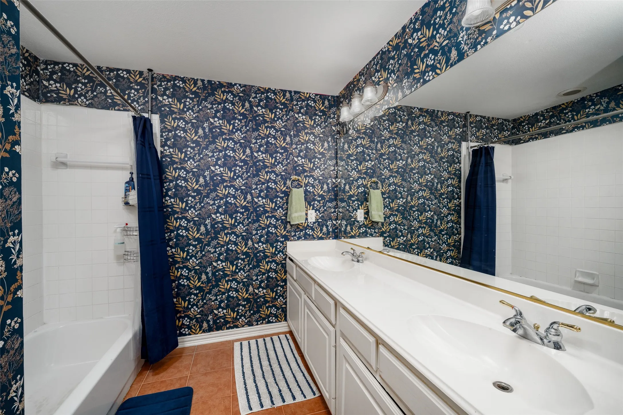 Single Family Residence For Sale in Collin County , 3816 Pilot Drive, Plano, Texas 75025, 5 Bedroom, 5 Bathroom, 3 Garage spaces, 3,672 Sqft, built in 1998, mls#21321932, Real Estate Agent in Plano, Homes For Sale in Collin county, Homes For Sale in Plano, Realtor in Plano Texas, Real Estate Brokerage Independent Realty Texas, Luminita Cordes Realtor